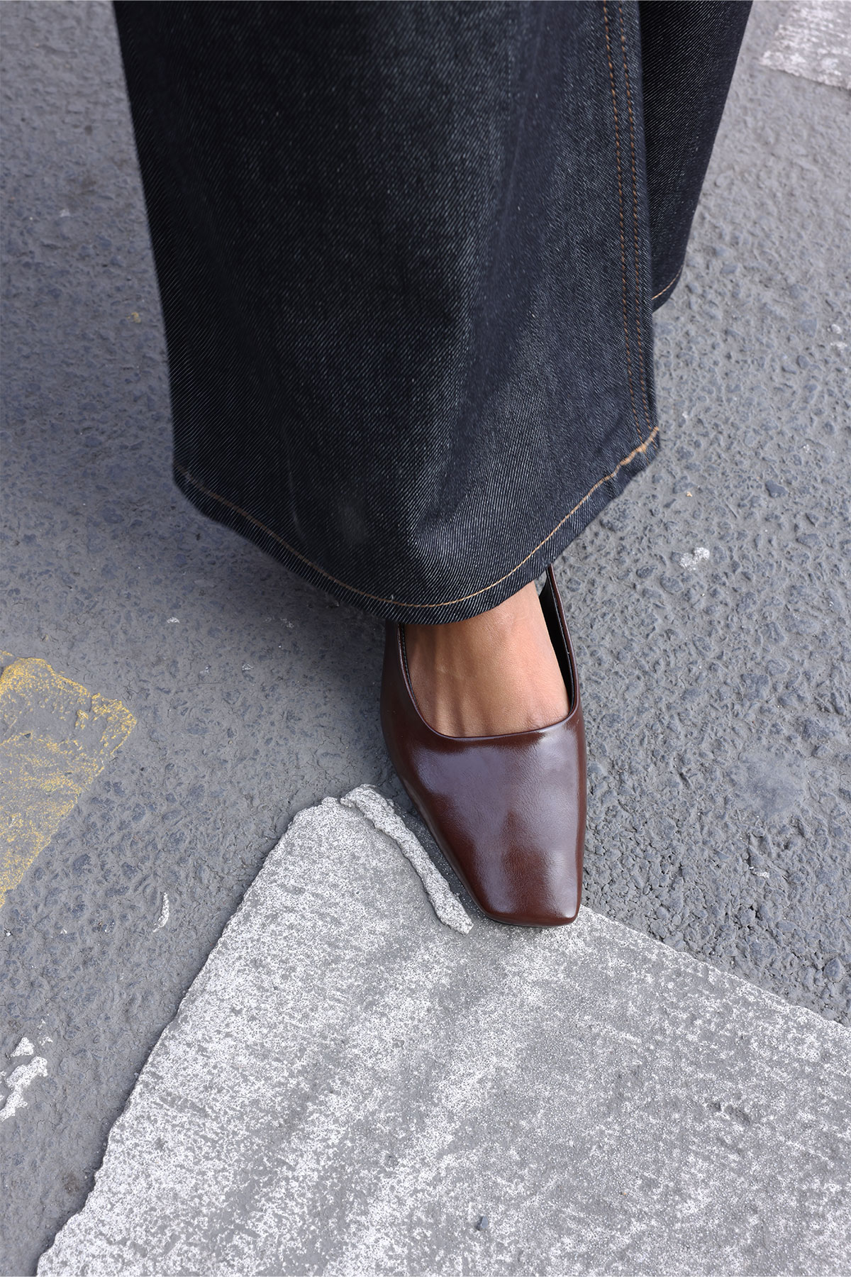 Asimetrik Küt Acı Kahve Kadın Topuklu