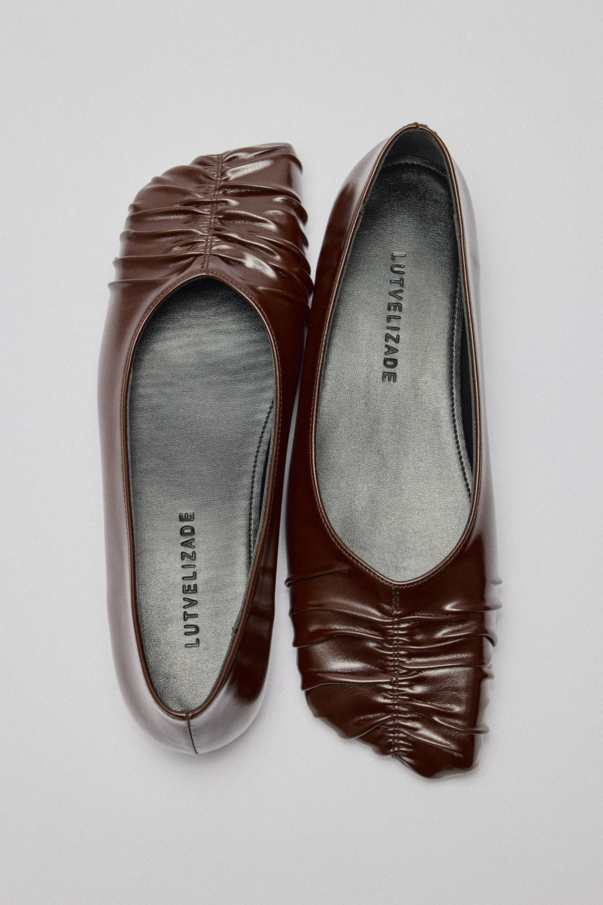 Küt Burun Büzgülü Acı Kahve Kadın Babet