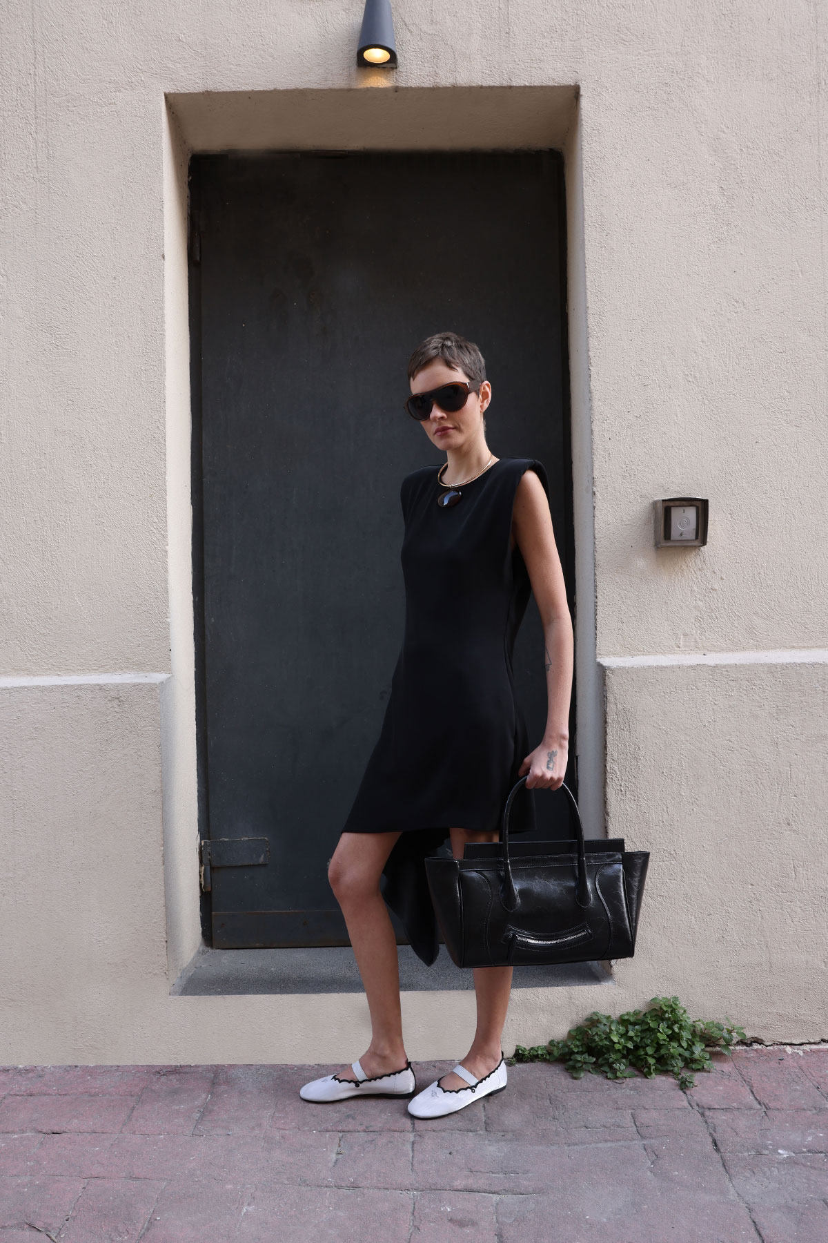 Minimal Nakışlı Bant Detaylı Gümüş Kadın Babet