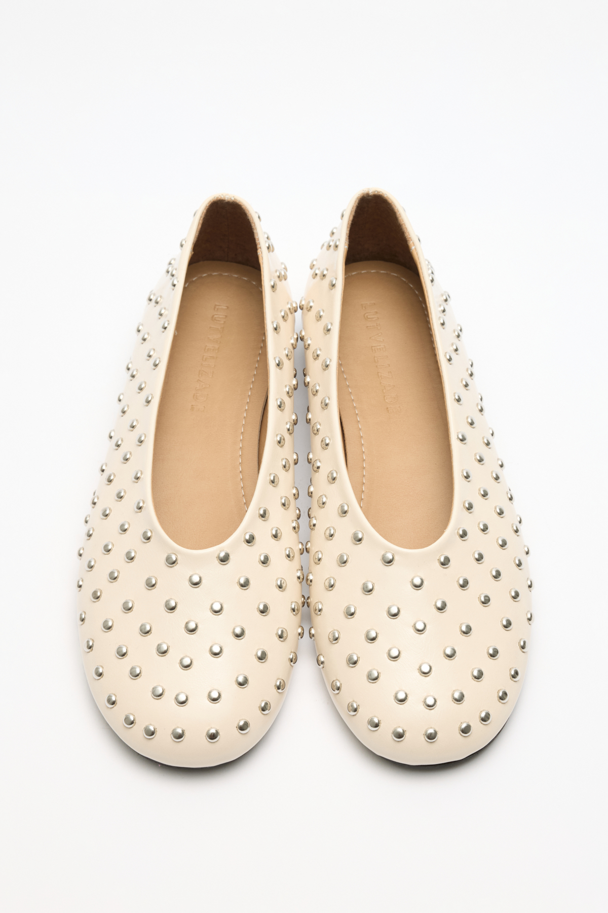 Oval Burun Zımba Detaylı Kemik Kadın Babet