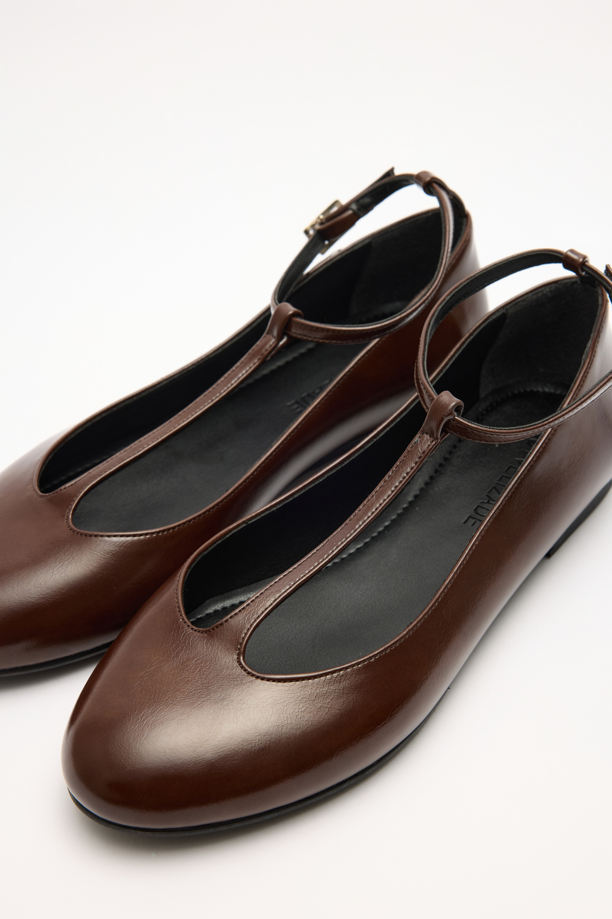 Oval Burun Pencere Detaylı Acı Kahve Kadın Babet