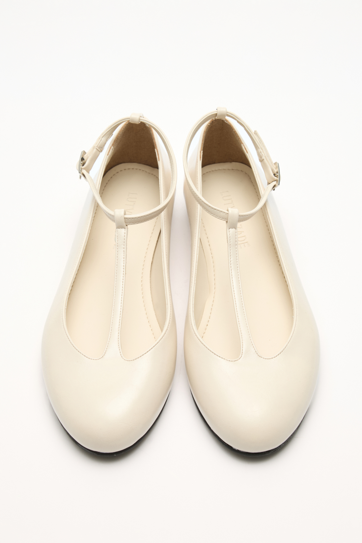 Oval Burun Pencere Detaylı Kemik Kadın Babet