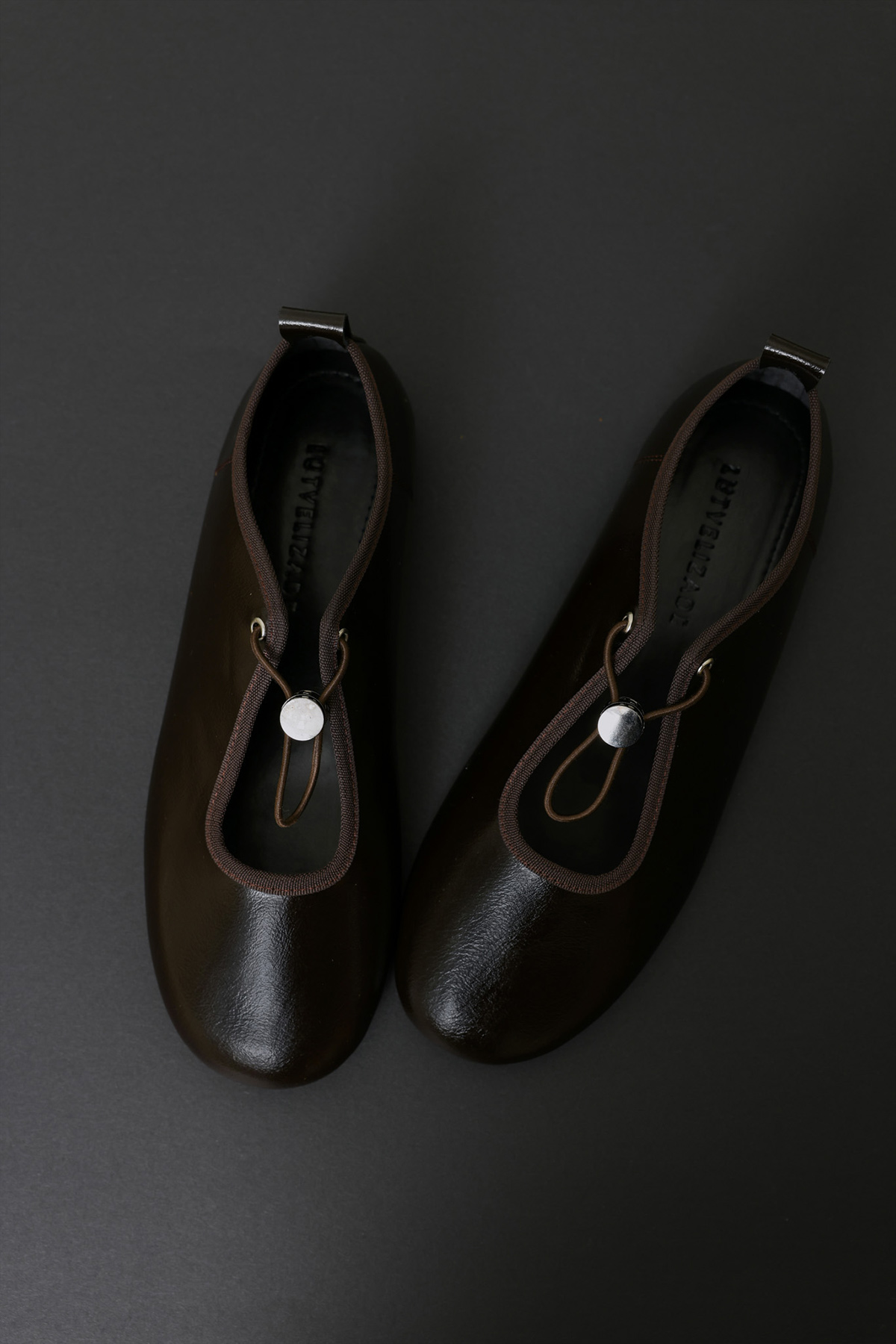 Lastik Bağcık Detaylı Acı Kahve Kadın Babet