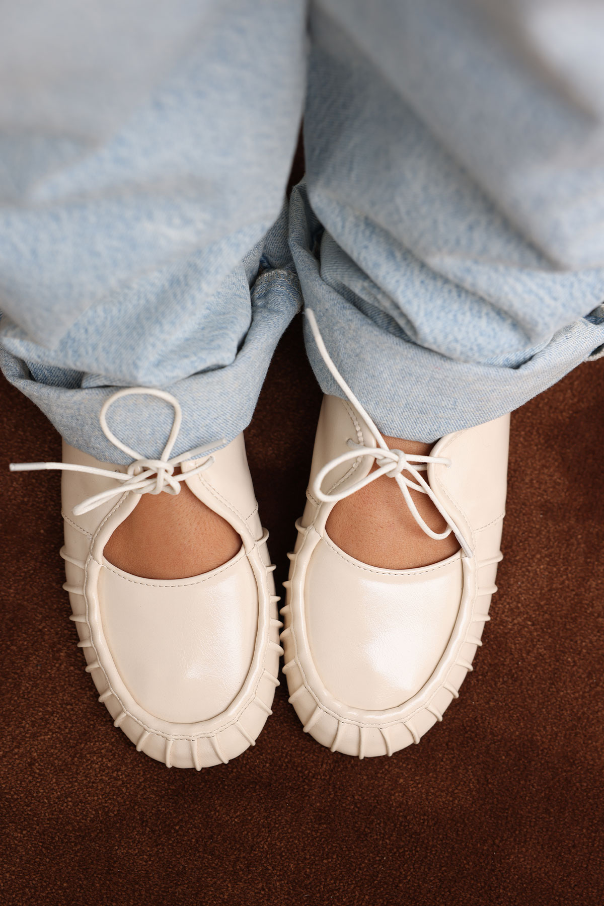 Bağcıklı Büzgü Detaylı Kemik Kadın Babet