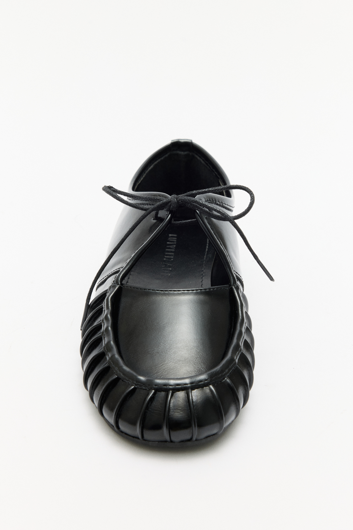 Bağcıklı Büzgü Detaylı Siyah Kadın Babet