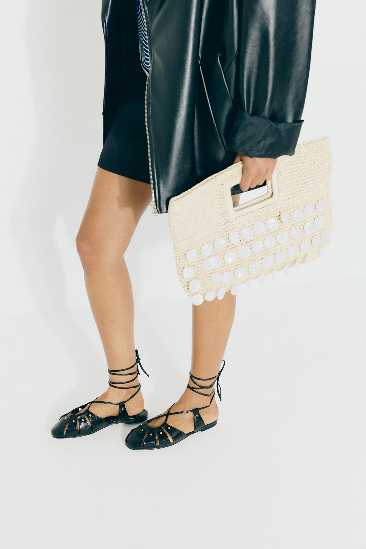 Bağcıklı Trok Detaylı Siyah Kadın Sandalet