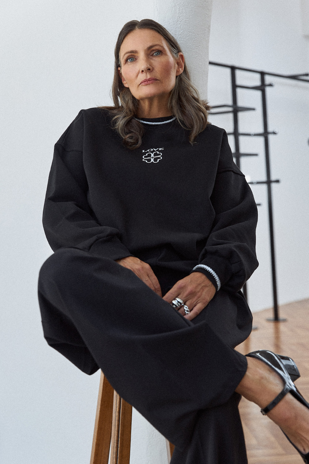 Bisiklet Yaka Love Siyah Kadın Sweatshirt