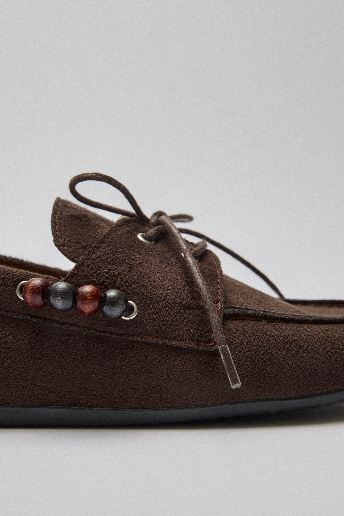 Boncuk Aksesuarlı Bağcıklı Acı Kahve Süet Kadın Loafer