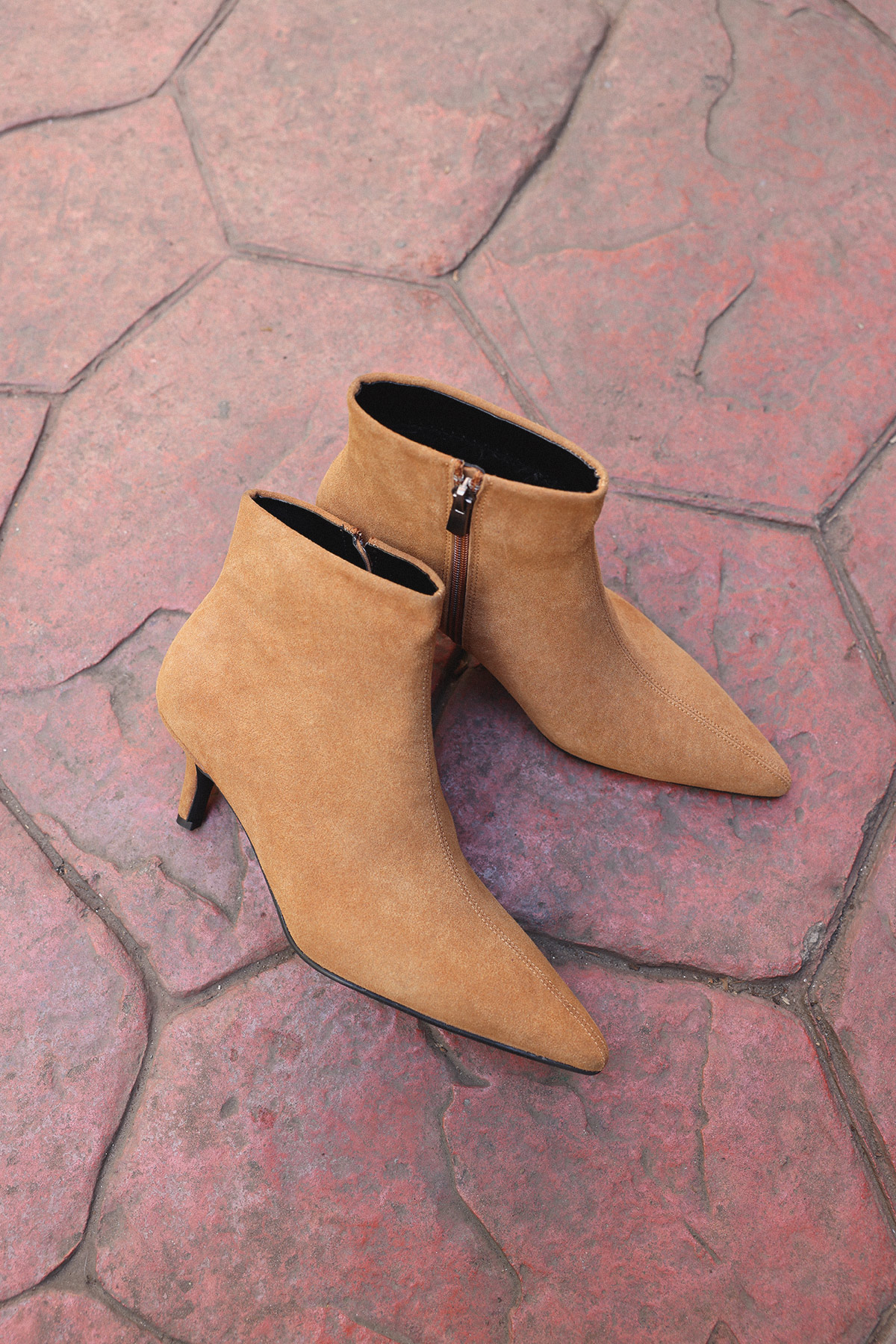 Sivri Burun Bilek Boy Taba Süet Kadın Bot