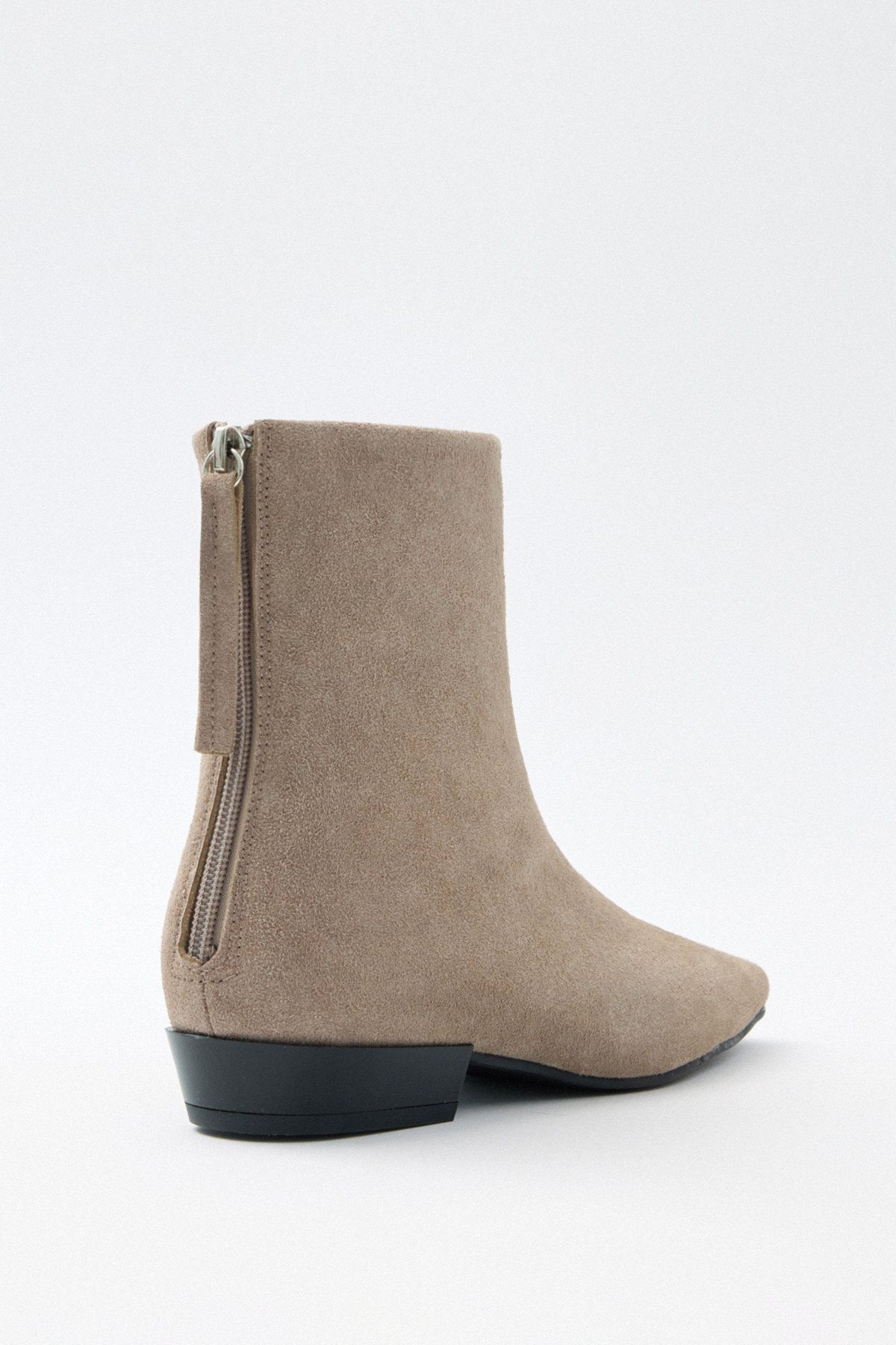 Küt Burun Arka Fermuarlı Vizon Süet Kadın Bot