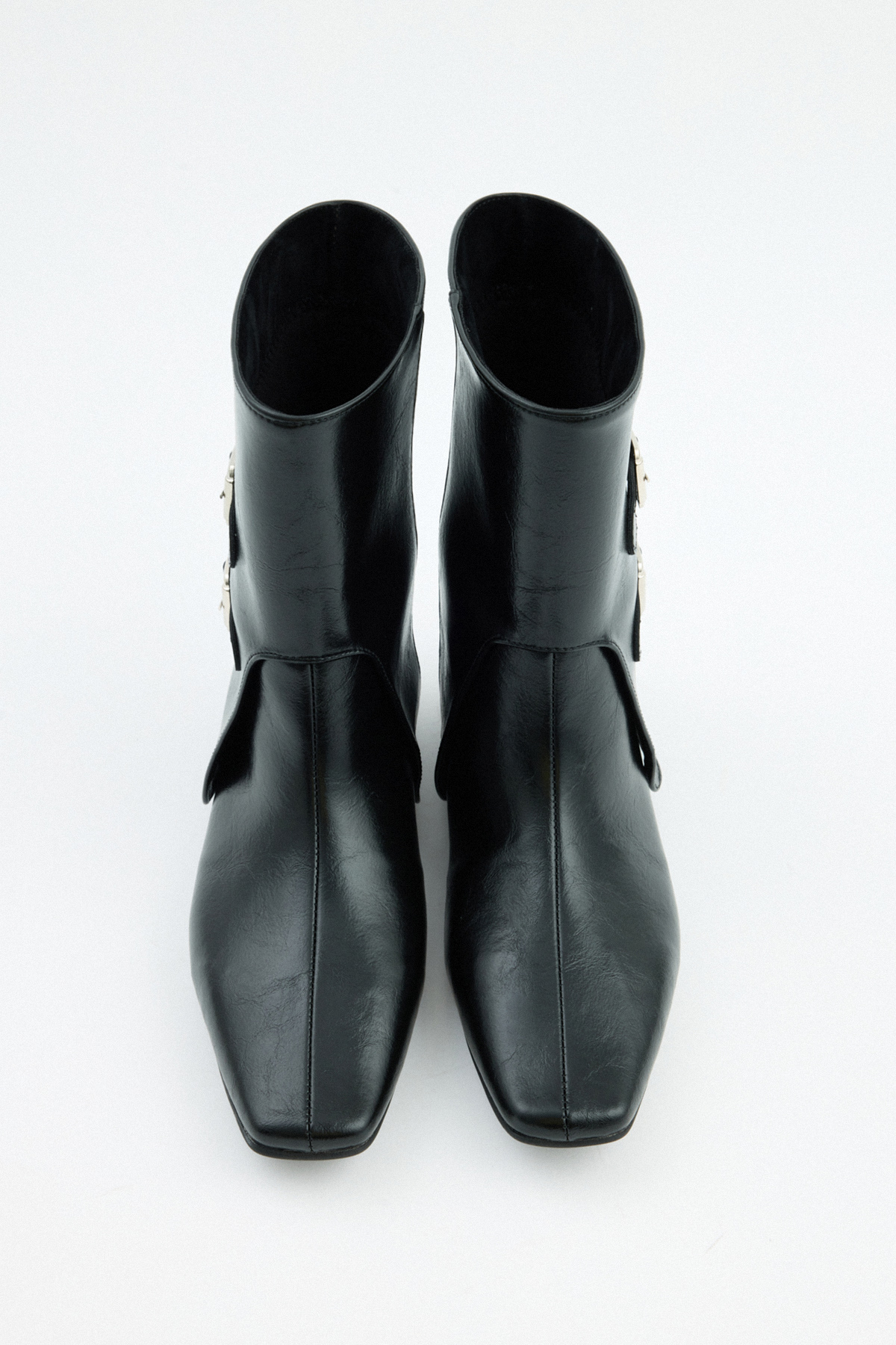 Çift Tokalı Tozluk Detaylı Siyah Kadın Bot