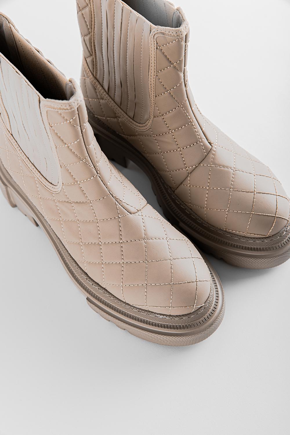 Willow Kapitone Detaylı Yandan Lastikli Bej Kadın Bot