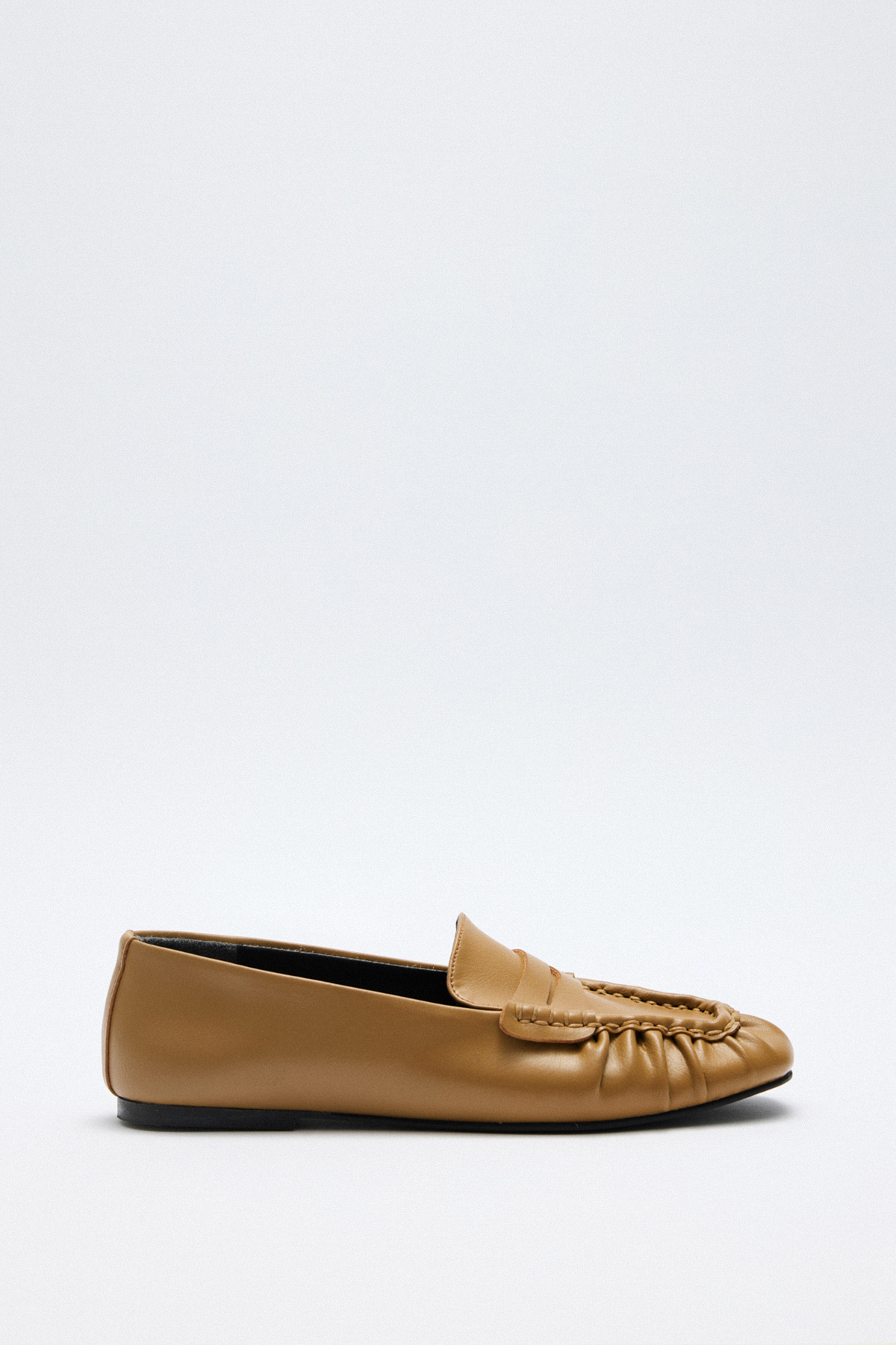 Büzgülü Detaylı Karamel Kadın Loafer