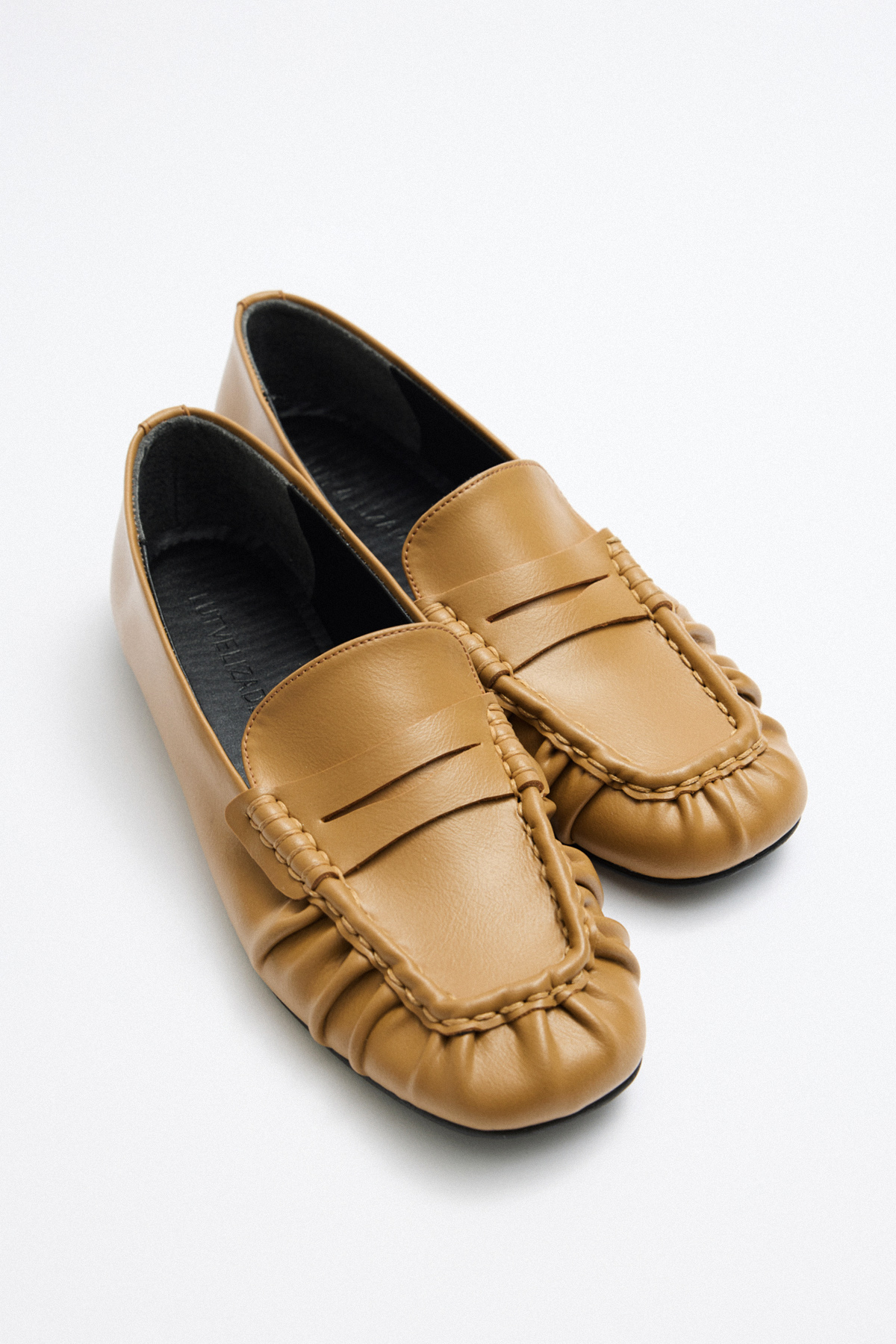 Büzgülü Detaylı Karamel Kadın Loafer