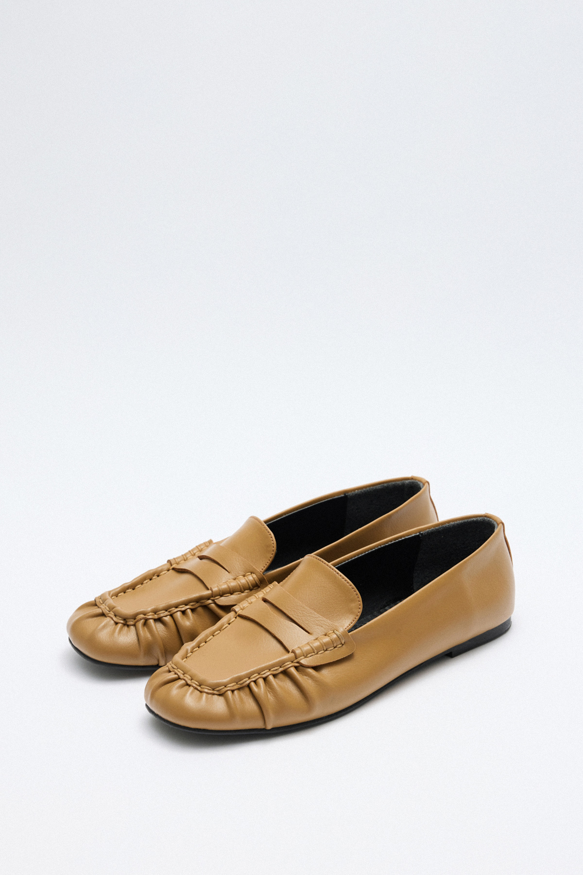 Büzgülü Detaylı Karamel Kadın Loafer