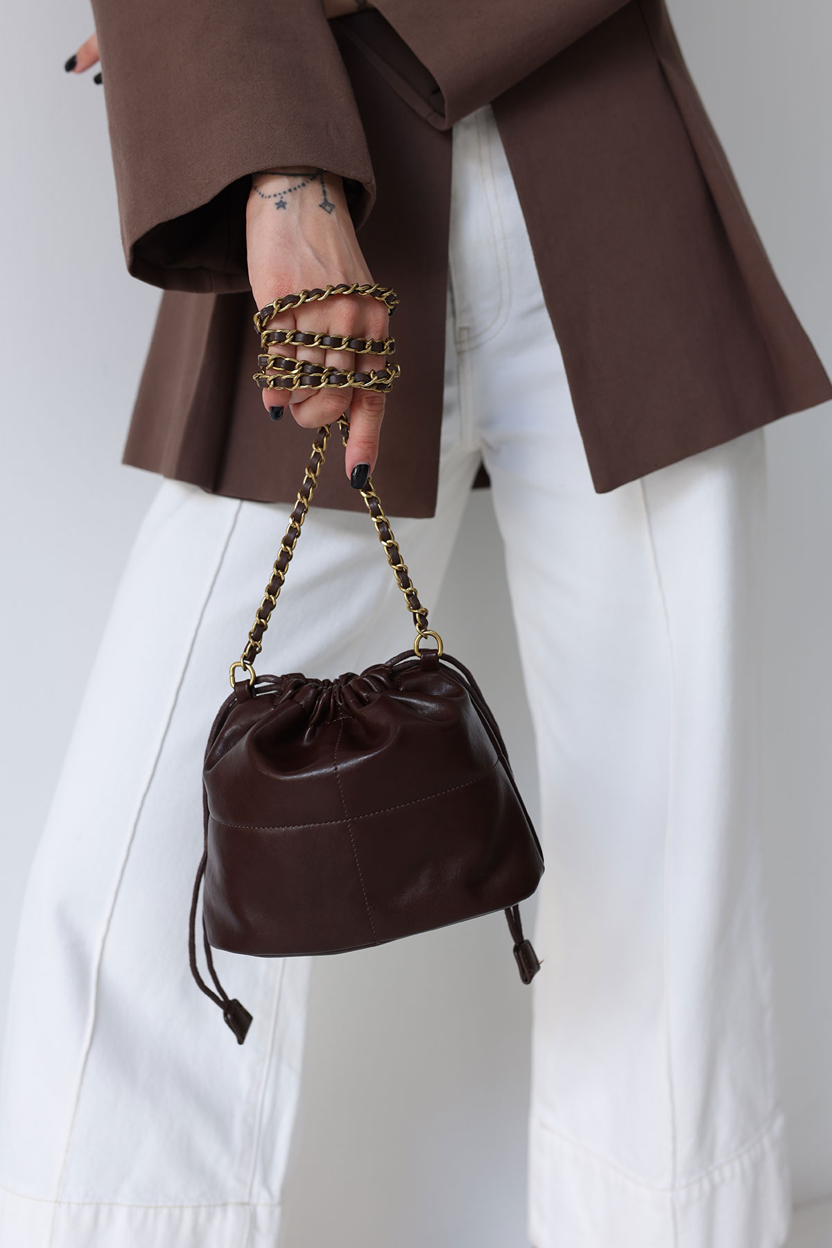 Büzgülü Gold Zincir Detaylı Acı Kahve Kadın Çanta