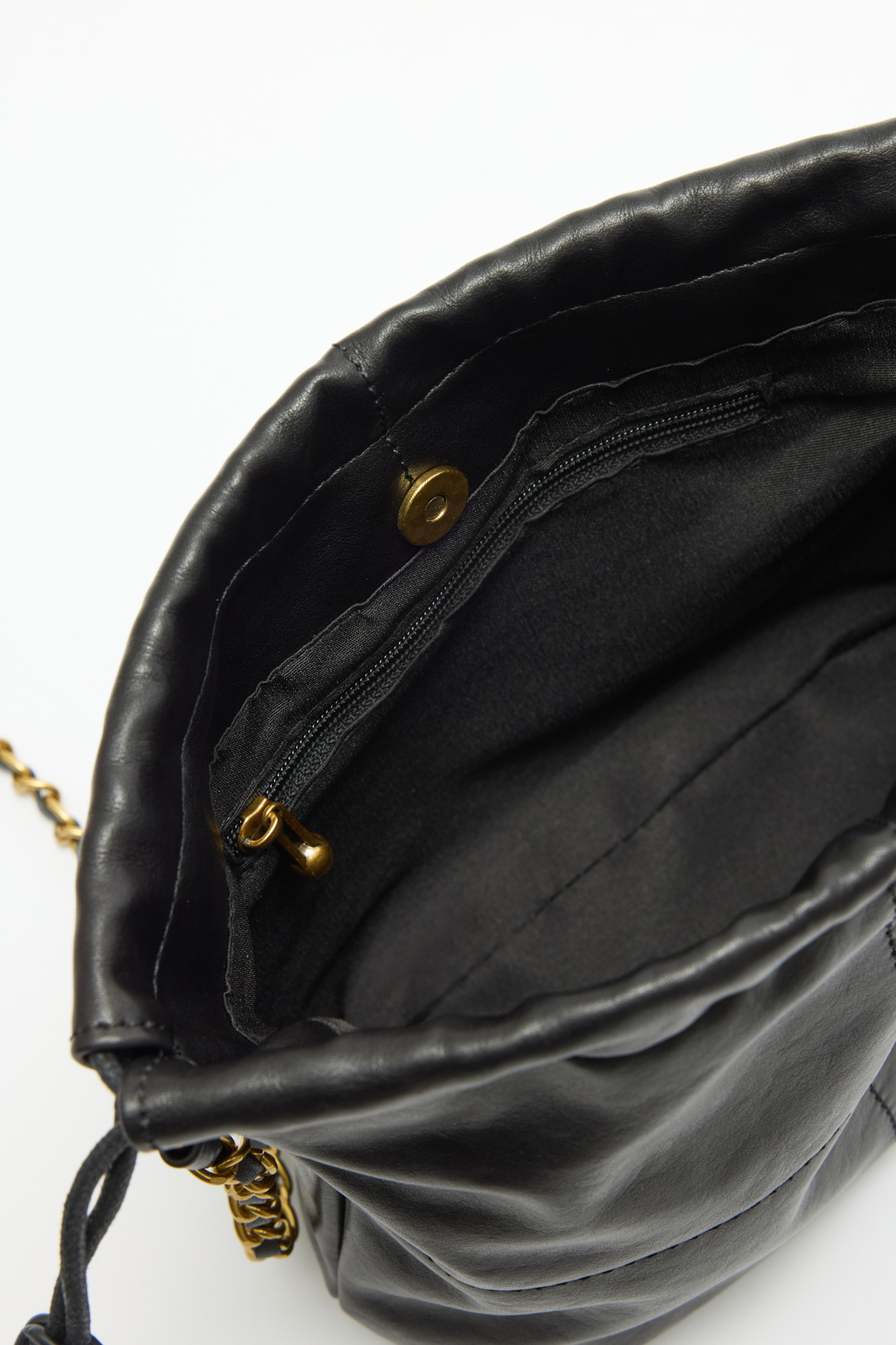 Büzgülü Gold Zincir Detaylı Siyah Kadın Çanta