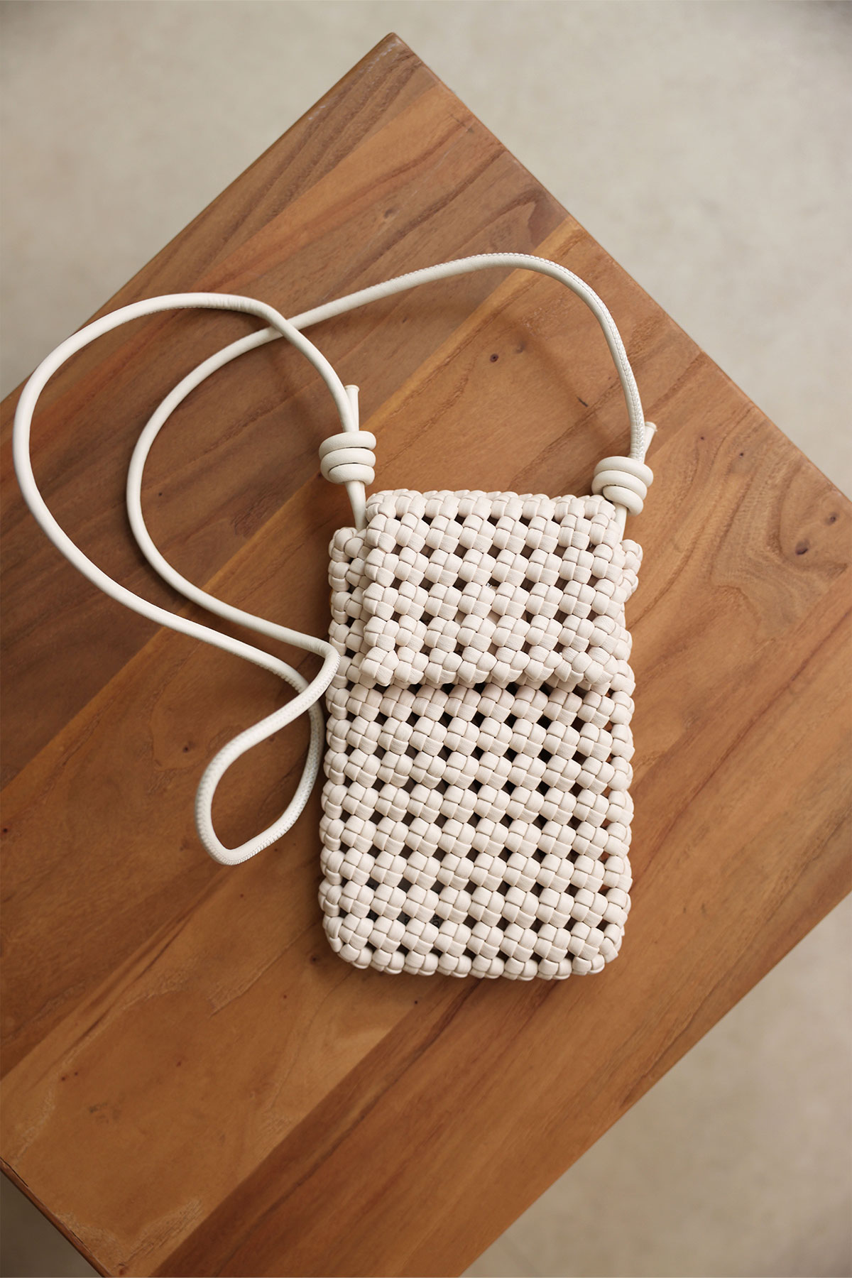 Örgü Dokulu Mini Çapraz Askılı Kemik Kadın Çanta