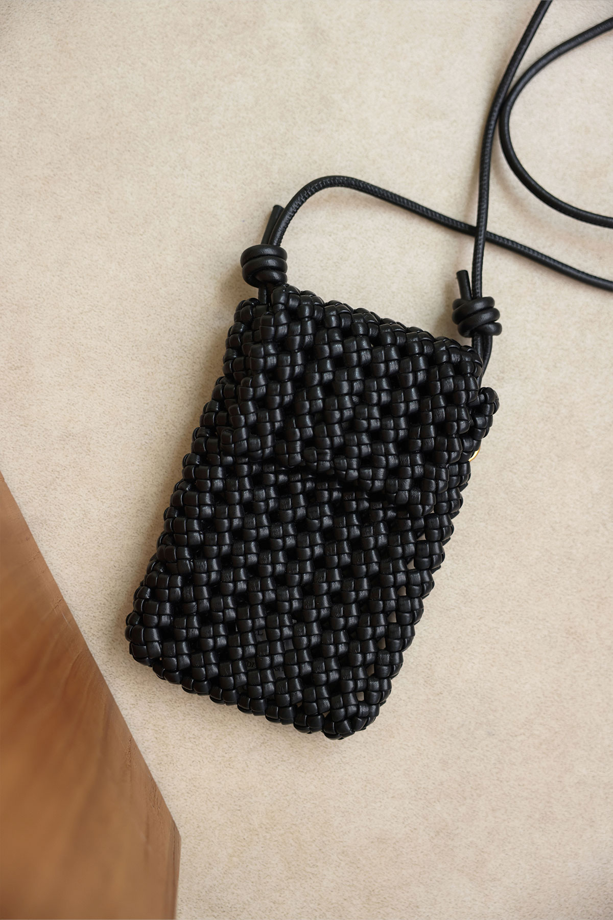 Örgü Dokulu Mini Çapraz Askılı Siyah Kadın Çanta