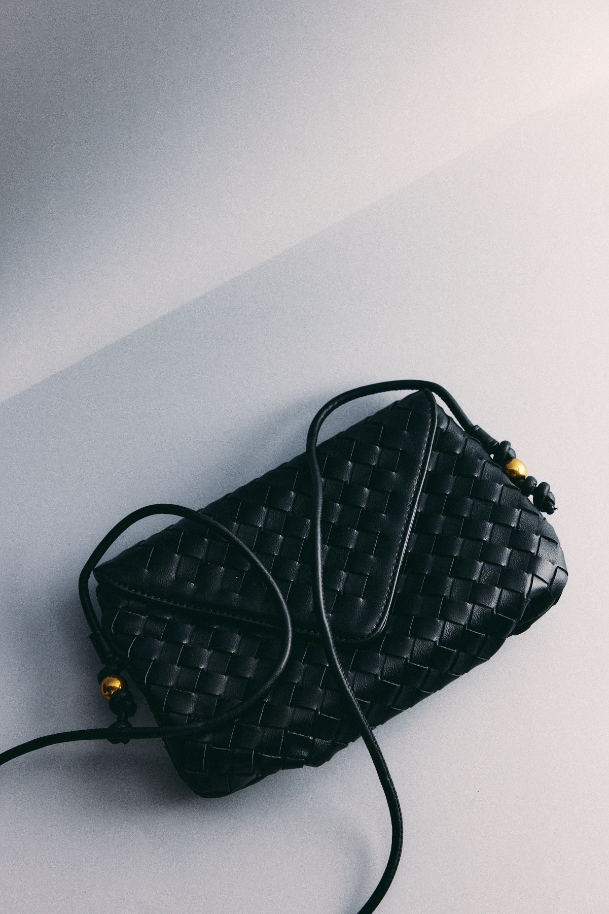 Örgü Dokulu Kapaklı Siyah Kadın Çanta