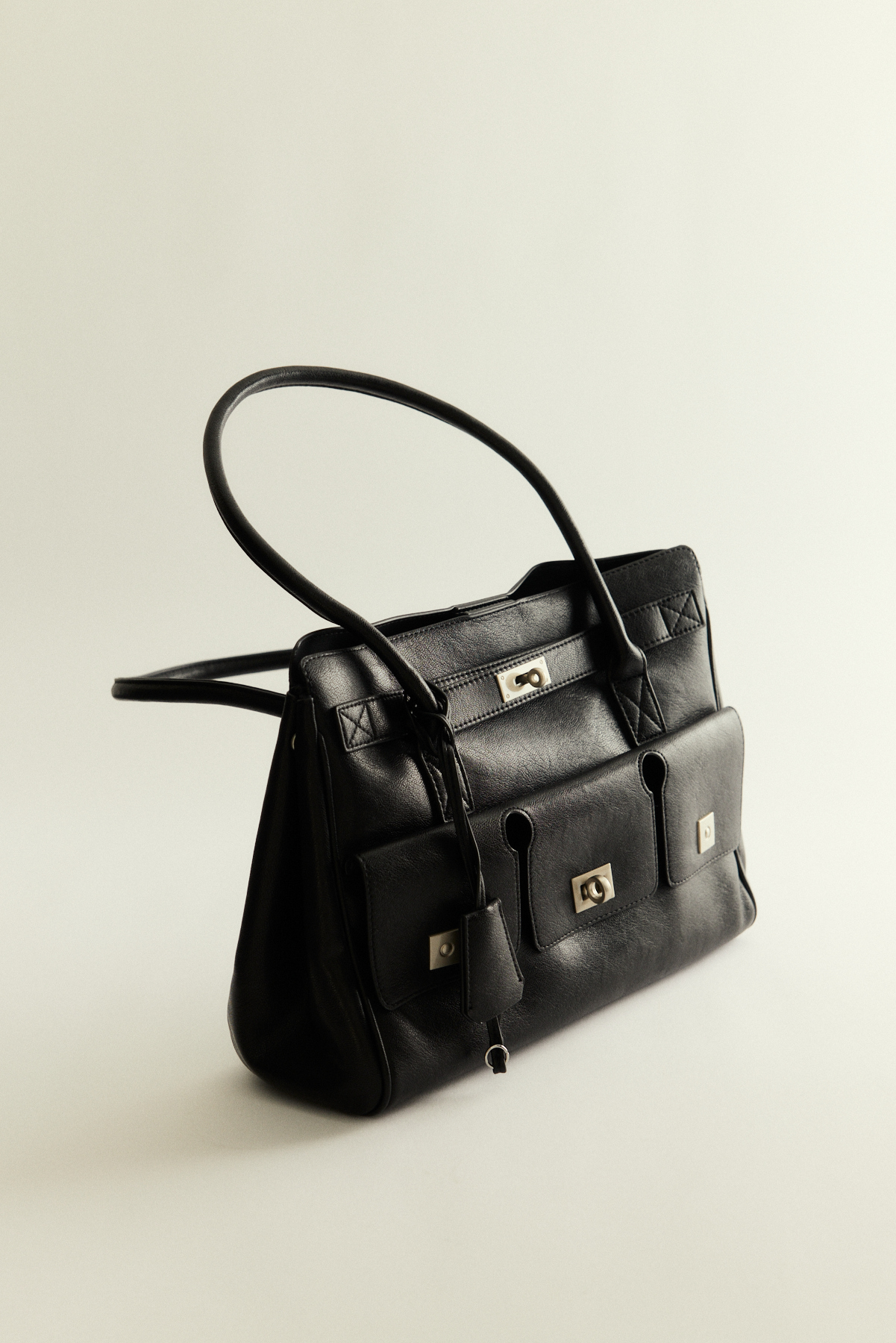 Metal Kilit Detaylı Siyah Kadın Çanta