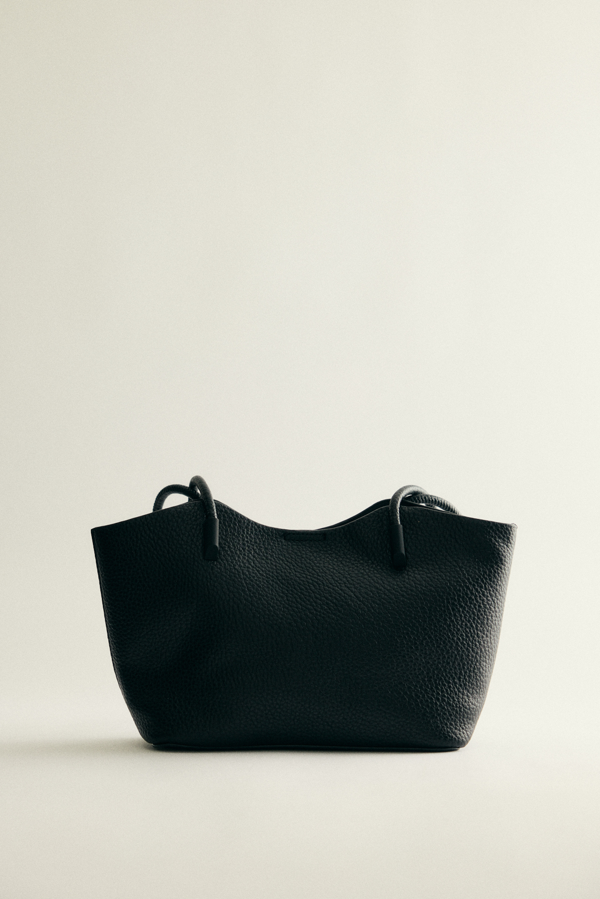 Uzun Askılı Deri Görünümlü Siyah Kadın Çanta