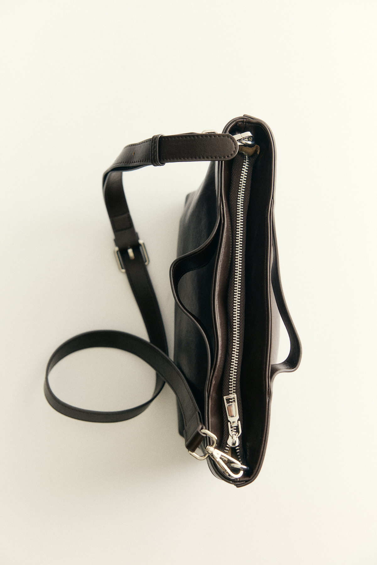 Minimal Gold Kilitli Acı Kahve Kadın Çanta