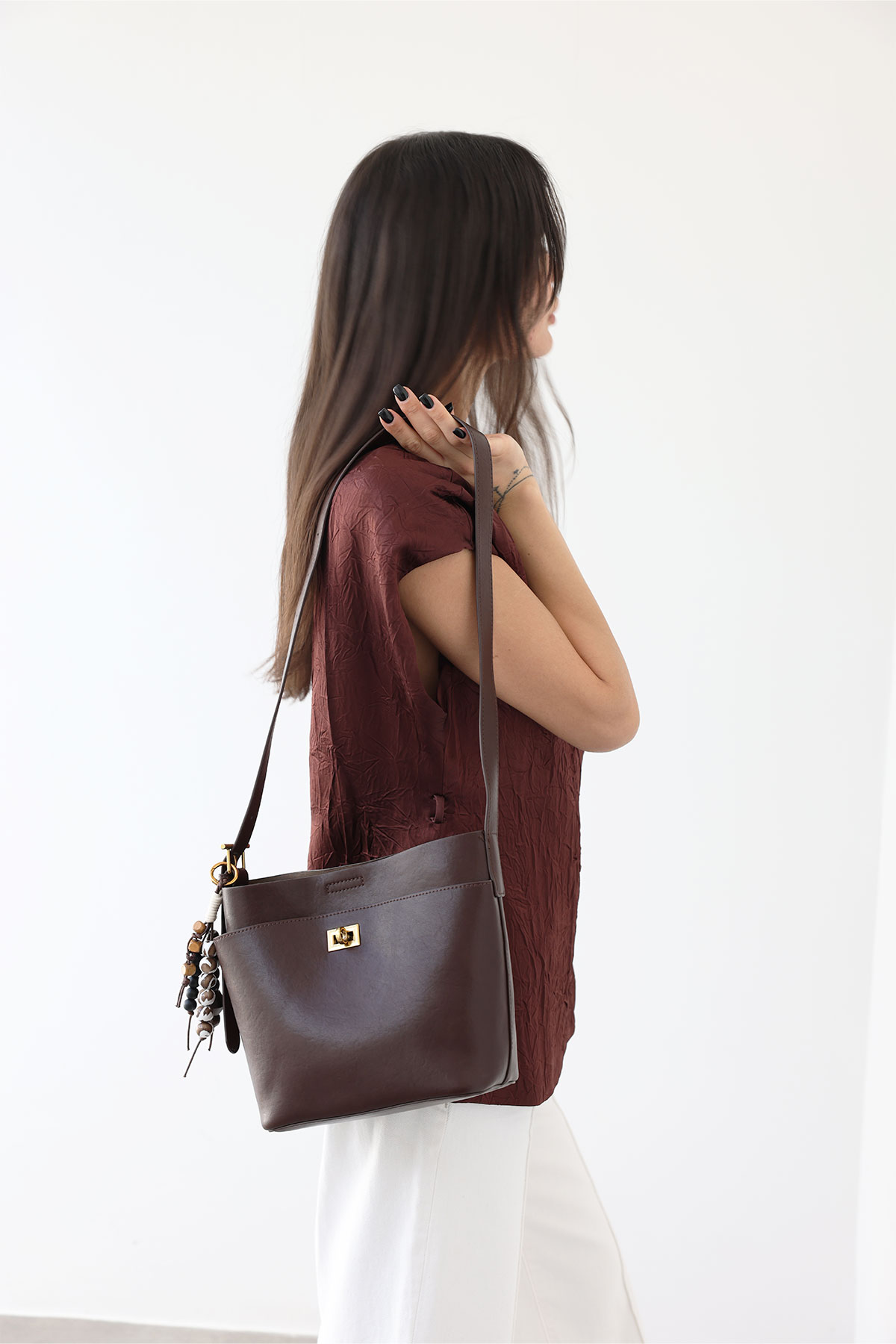 Minimal Gold Kilitli Acı Kahve Kadın Çanta