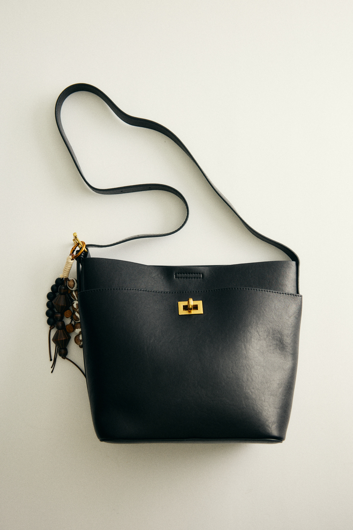 Minimal Gold Kilitli Siyah Kadın Çanta