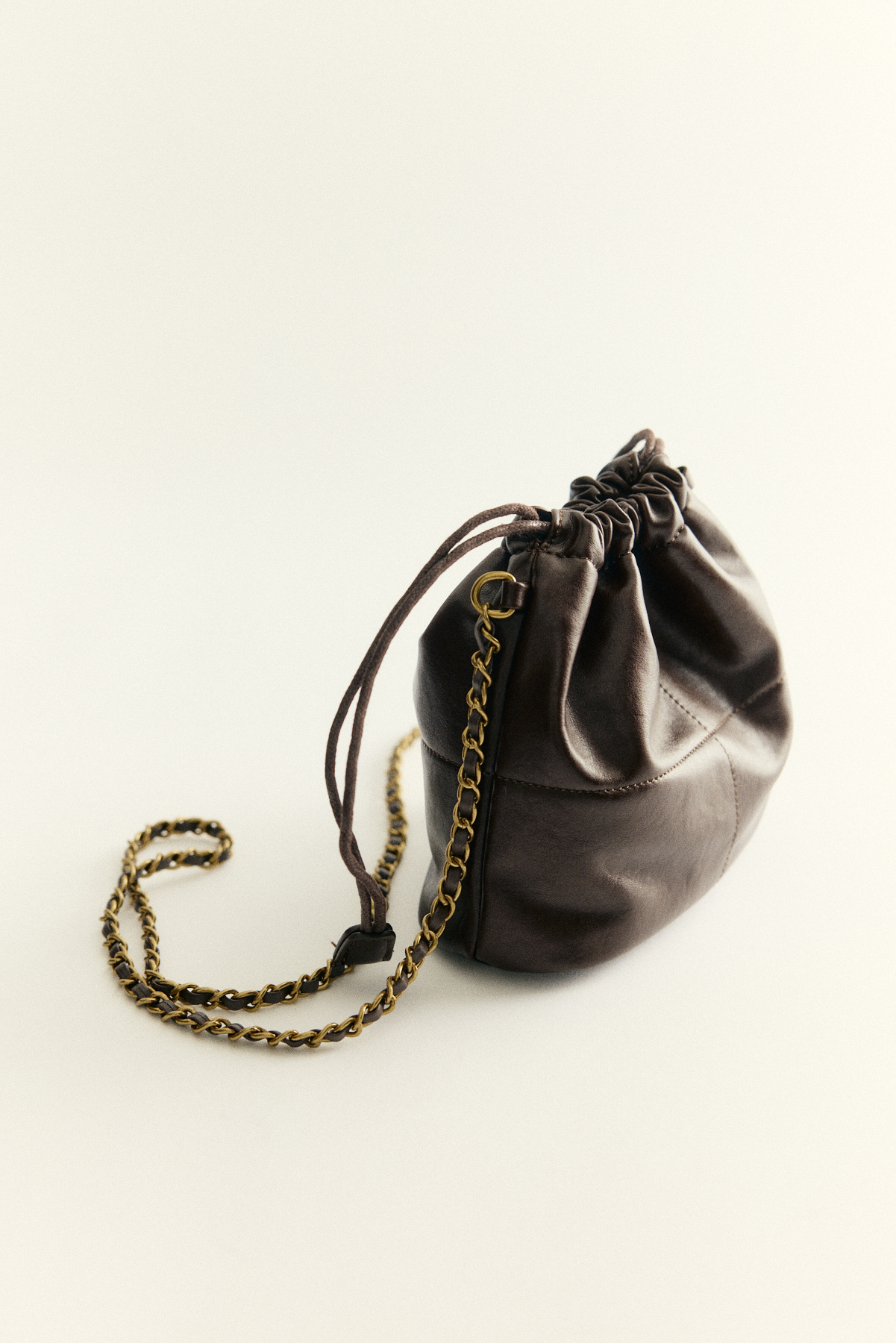 Büzgülü Gold Zincir Detaylı Acı Kahve Kadın Çanta