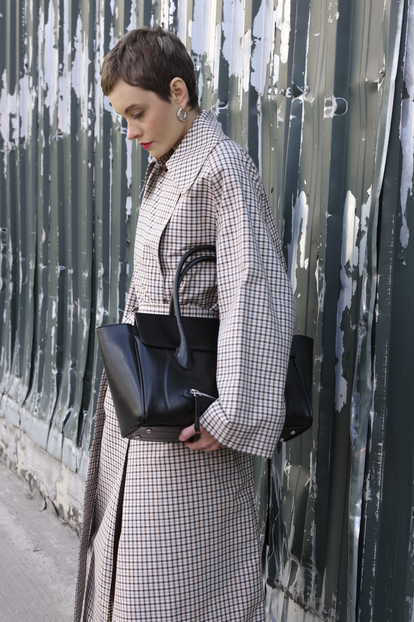 Fermuar Detaylı Geniş Form Siyah Kadın Çanta