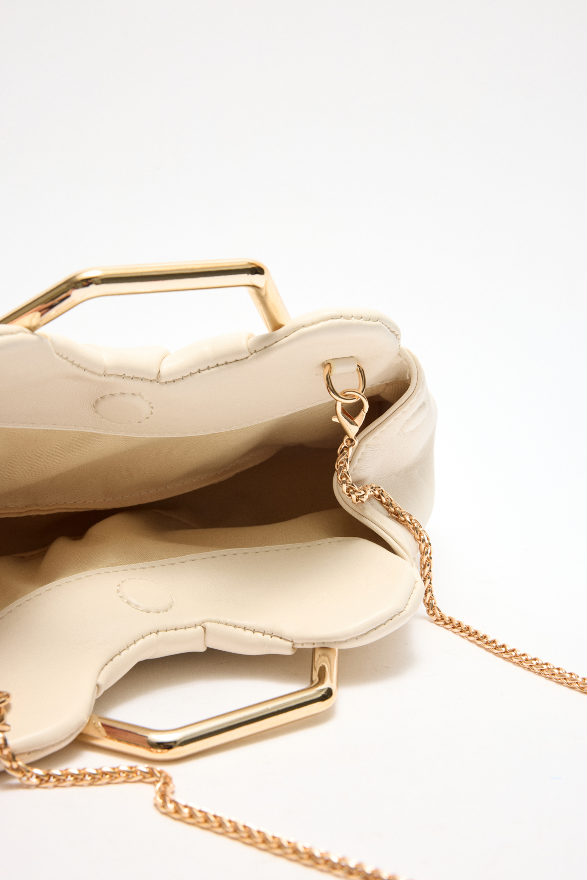 Geometrik Çerçeve Detaylı Beyaz Kadın Çanta