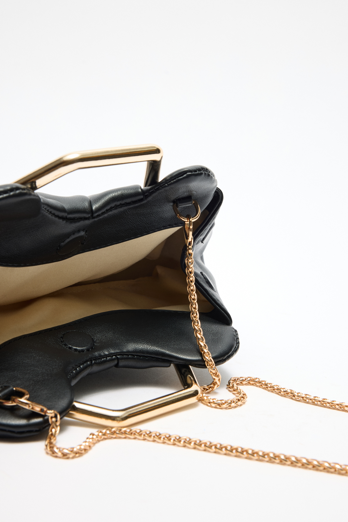 Geometrik Çerçeve Detaylı Siyah Kadın Çanta