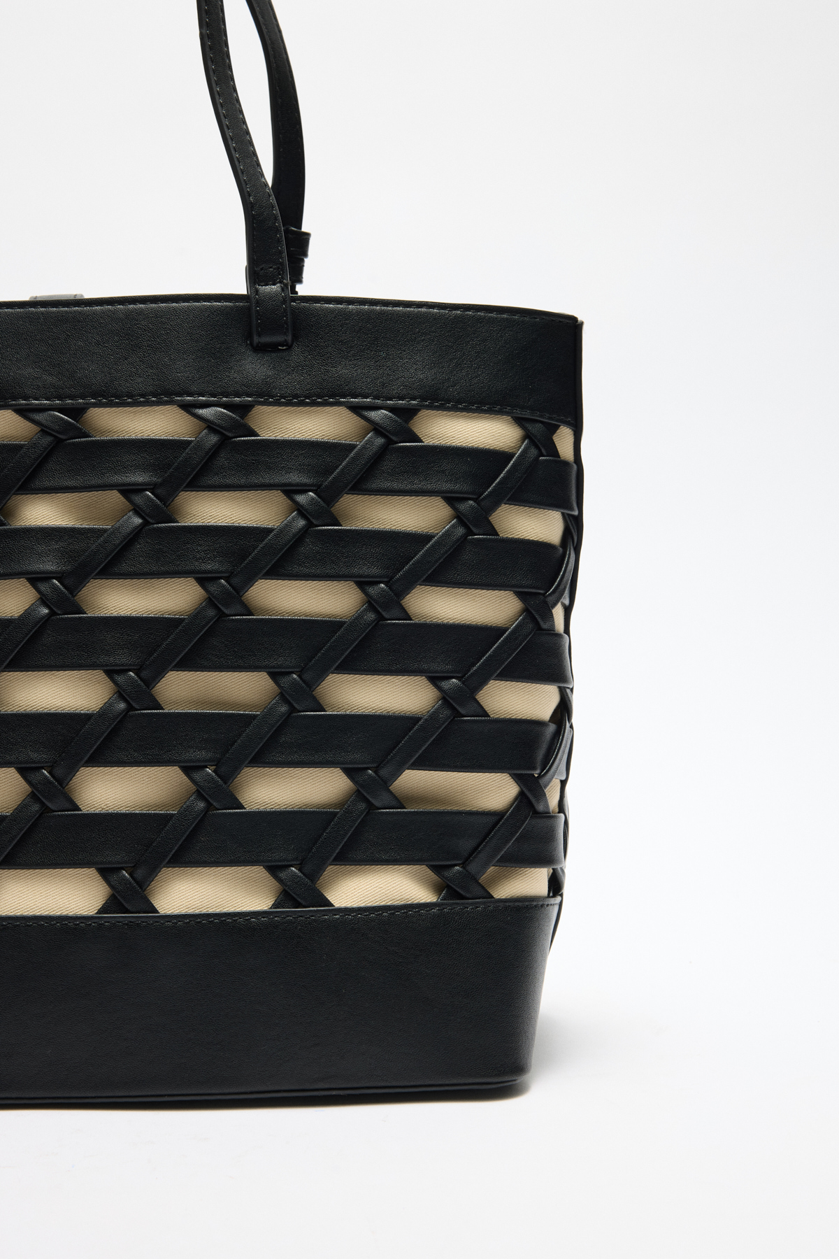 Şerit Örgü Detaylı Siyah Örgü Kadın Çanta