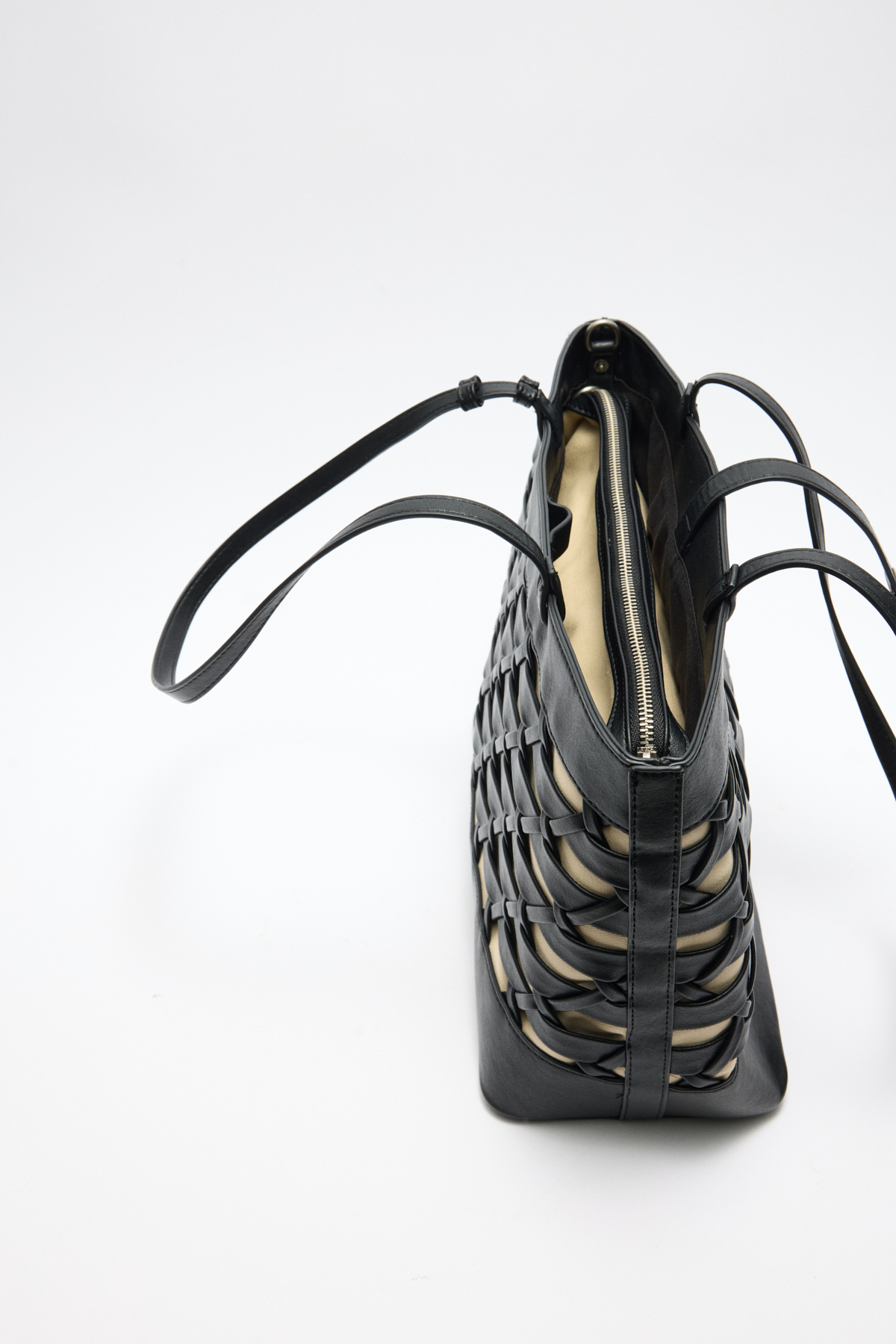 Şerit Örgü Detaylı Siyah Örgü Kadın Çanta