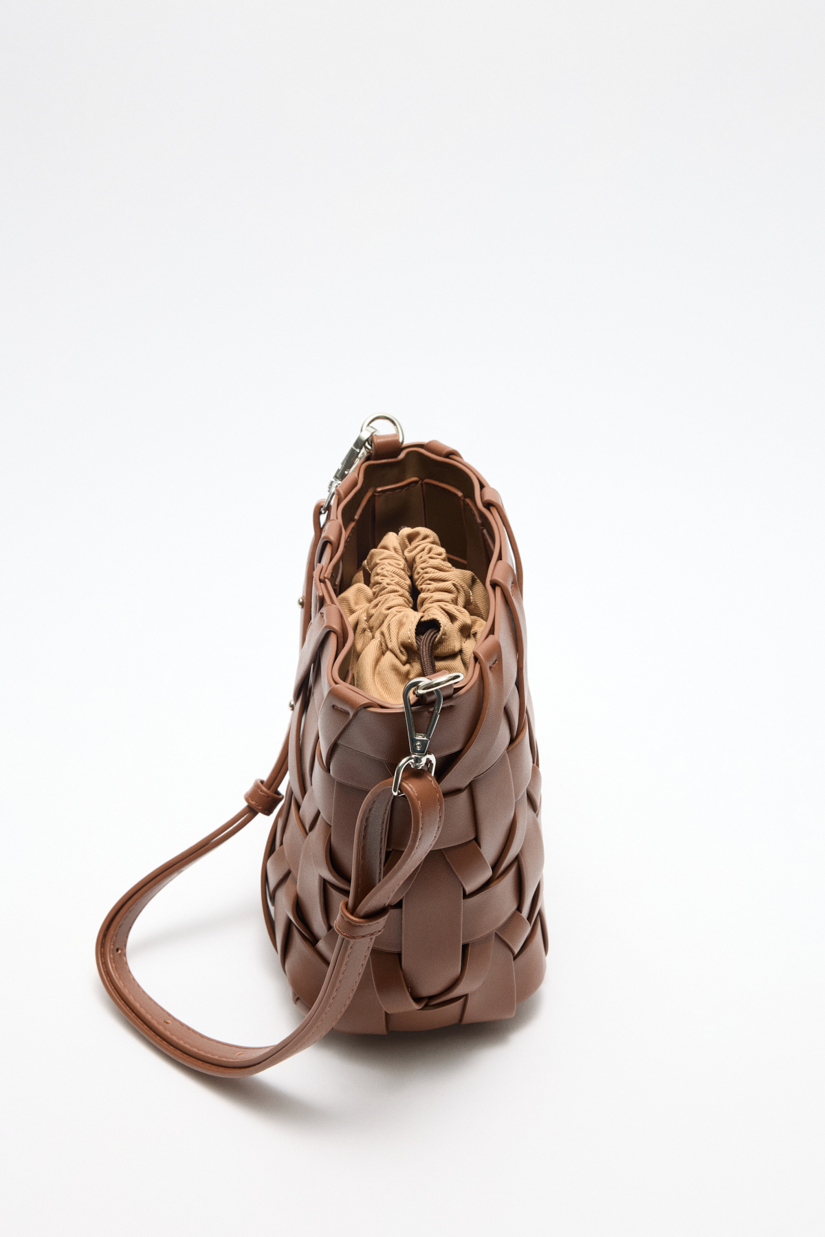 Geçişli Şerit Detaylı Bucket Acı Kahve Örgü Kadın Çanta