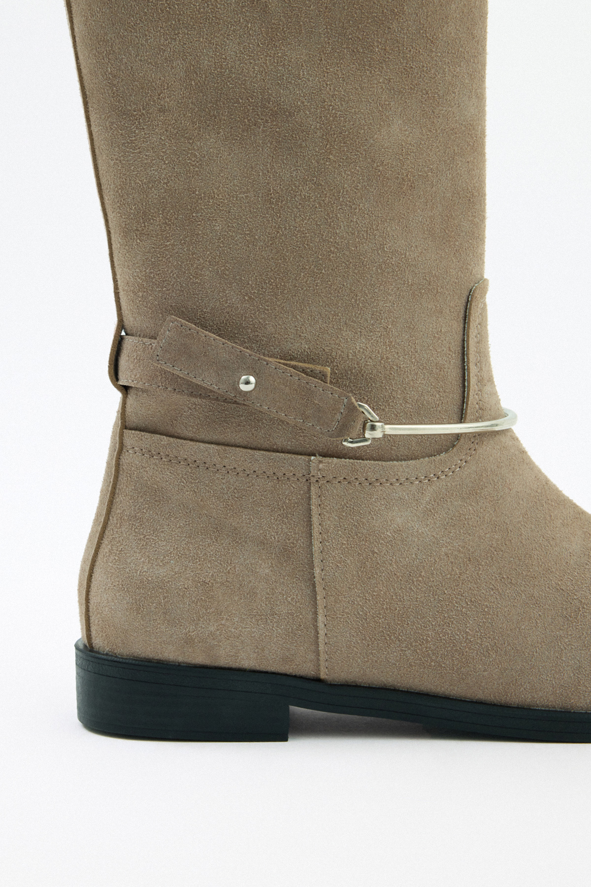 Gümüş Bilek Aksesuarlı Vizon Süet Kadın Çizme