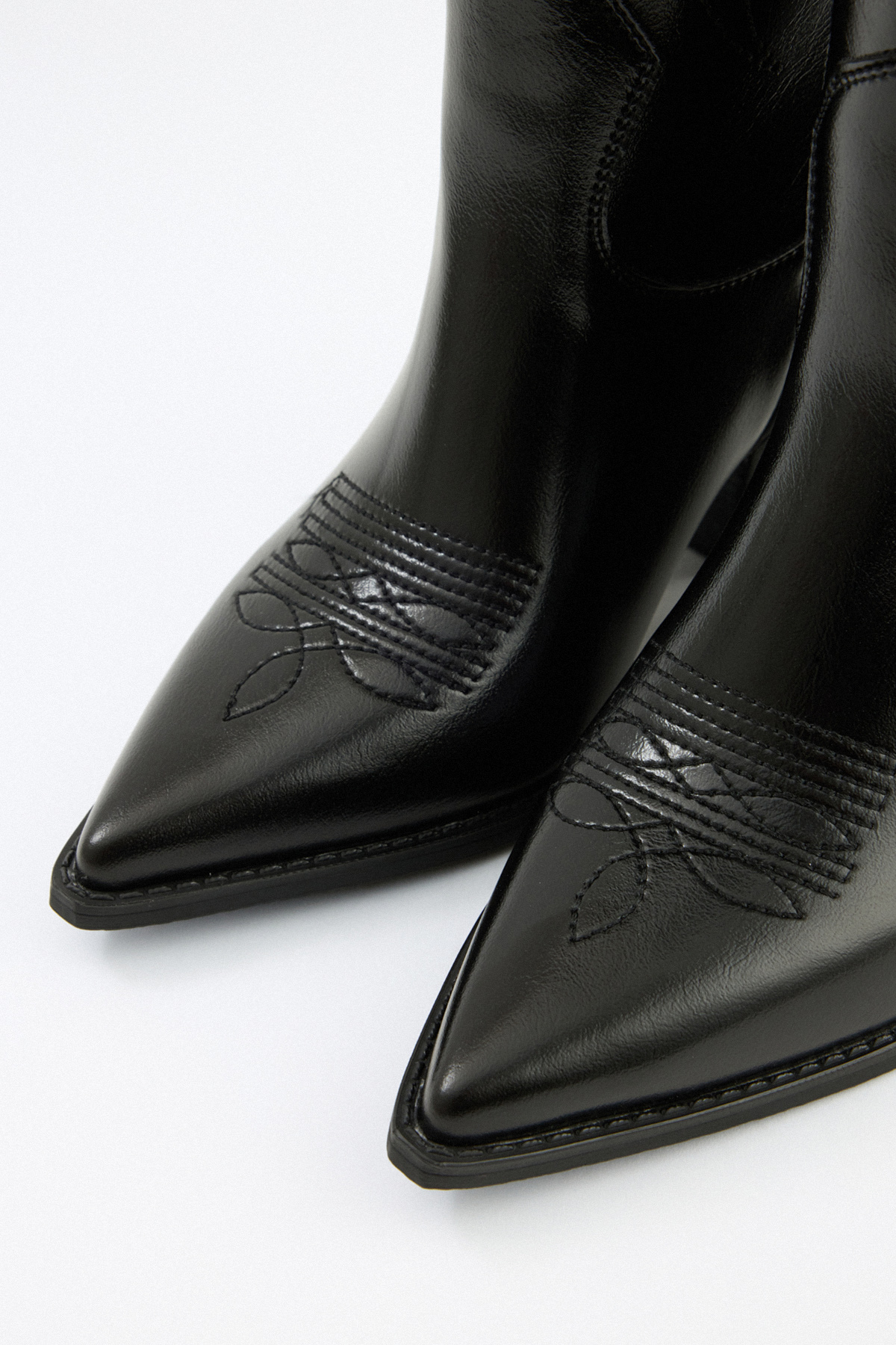 İşlemeli Kovboy Siyah Kadın Çizme