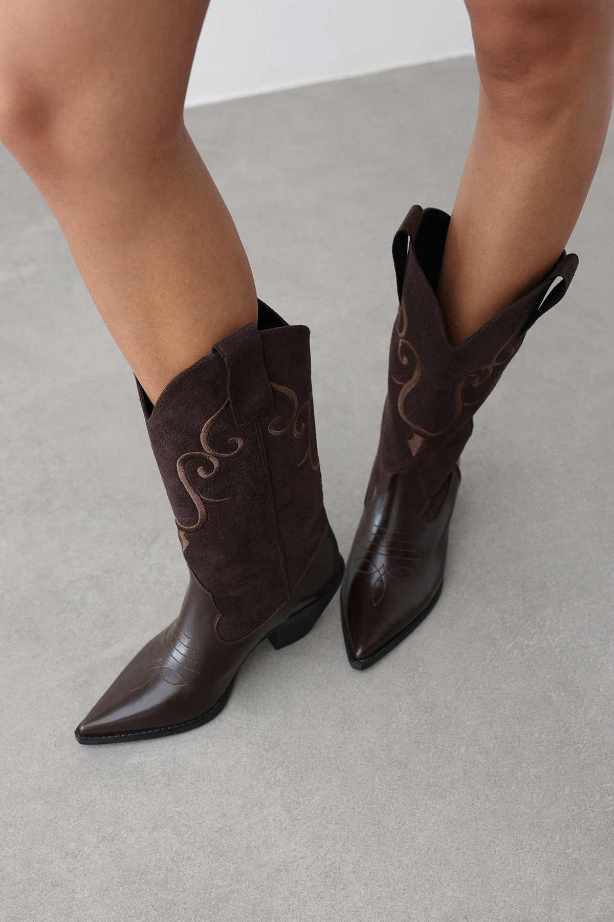 İşlemeli Süet Kovboy Acı Kahve Kadın Çizme