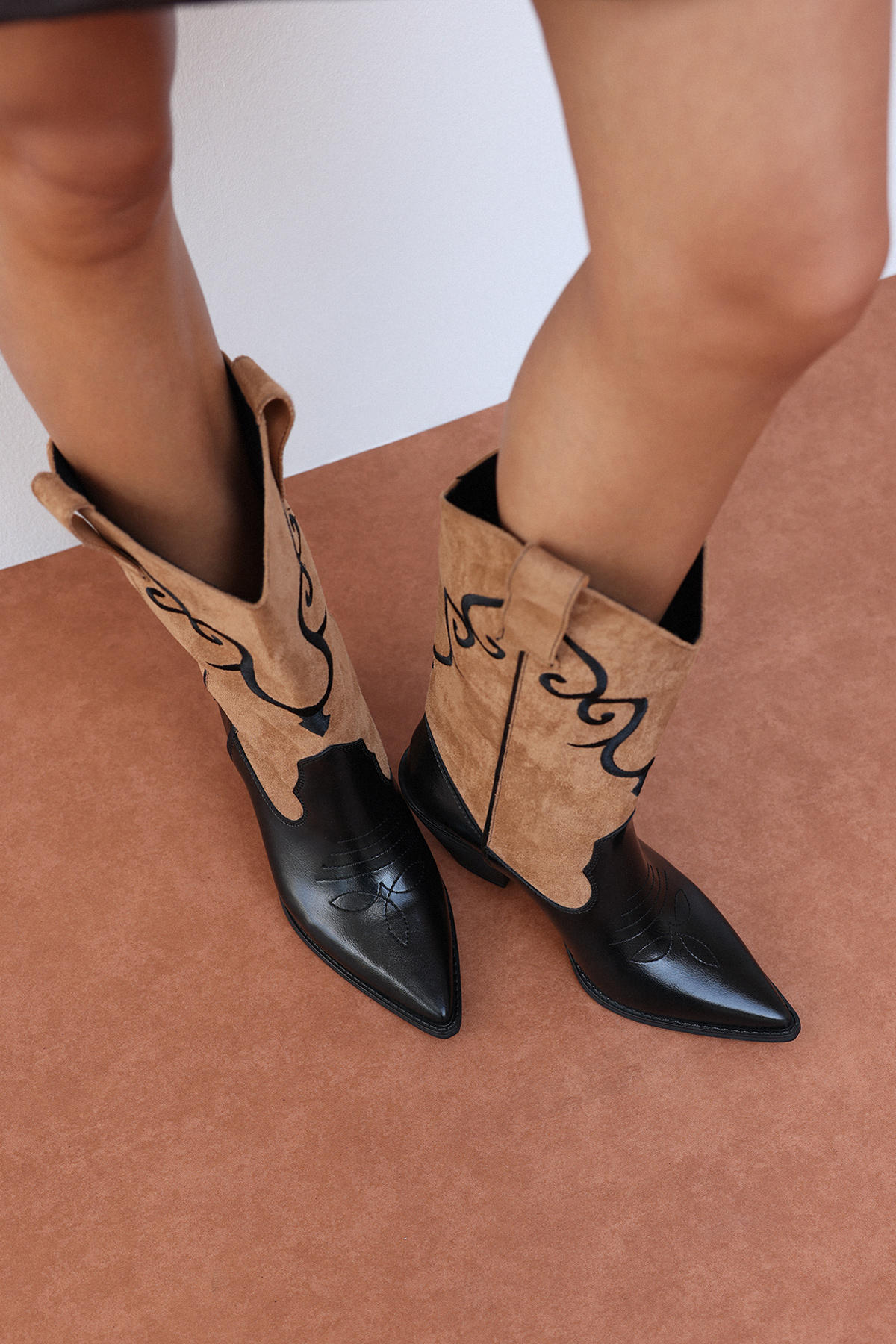 İşlemeli Süet Kovboy Siyah Taba Süet Kadın Çizme