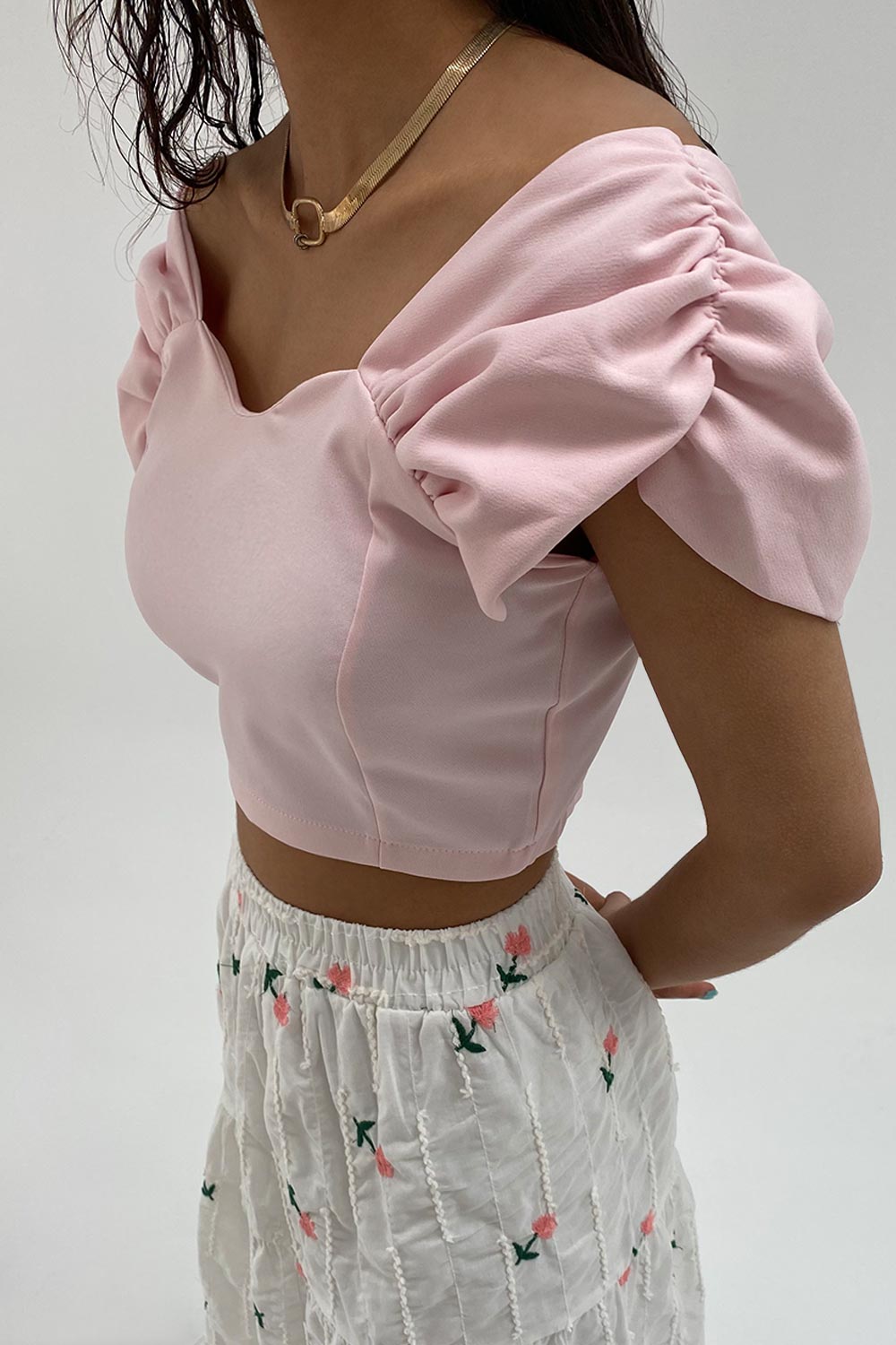 Kalp Yaka Kolu Büzgülü Pembe Kadın Crop Top