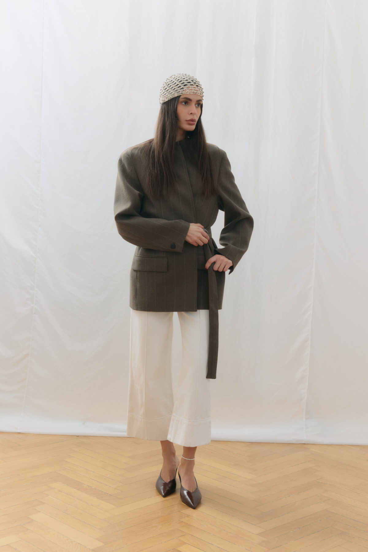 Dekolteli Sivri Burun Acı Kahve Kadın Topuklu