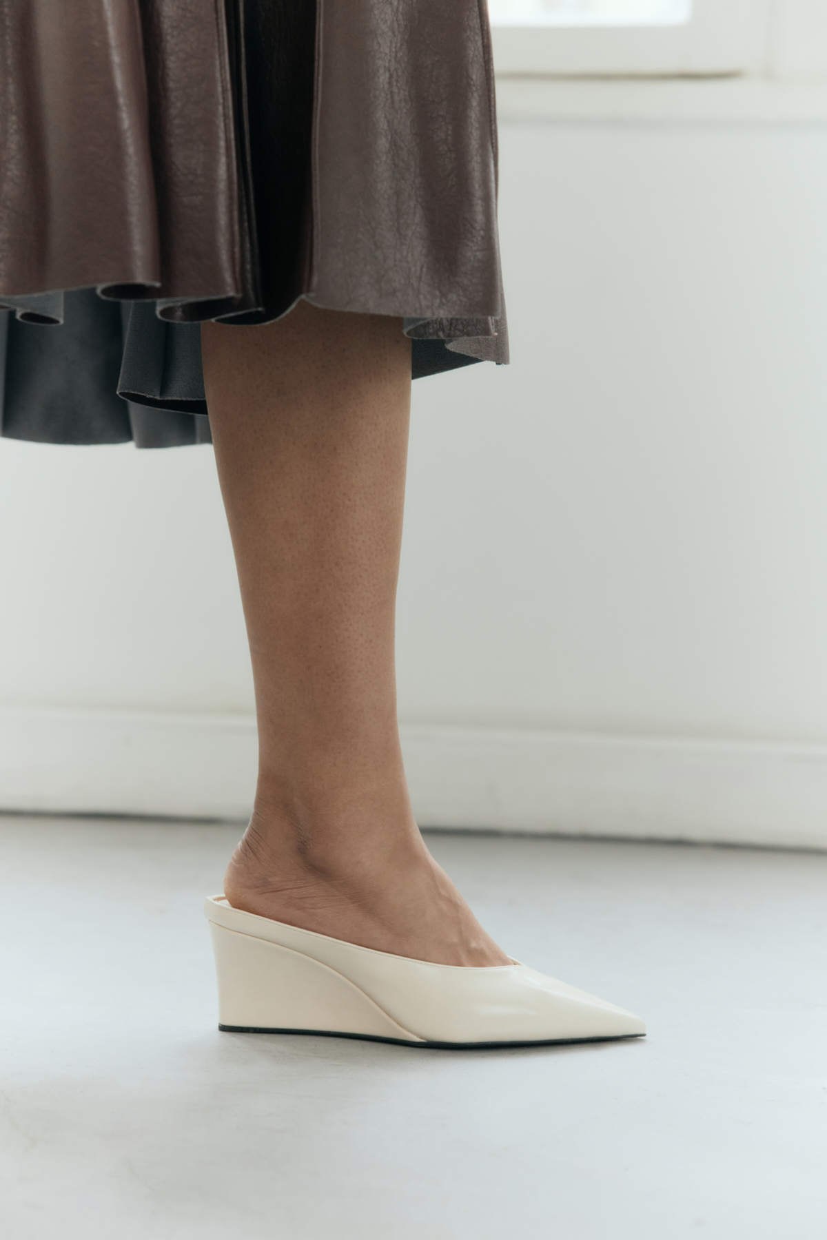 Dekolteli Sivri Burun Kemik Kadın Topuklu