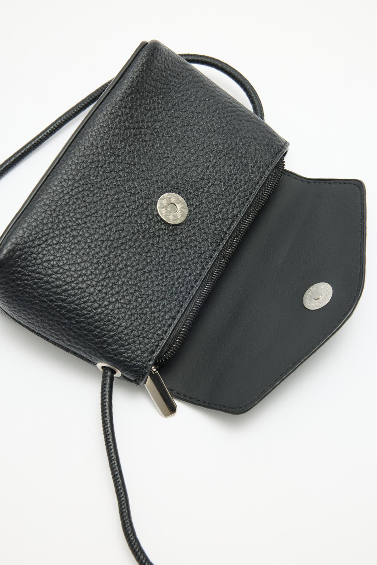 Deri Görünümlü Kapaklı Küçük Siyah Kadın Çanta