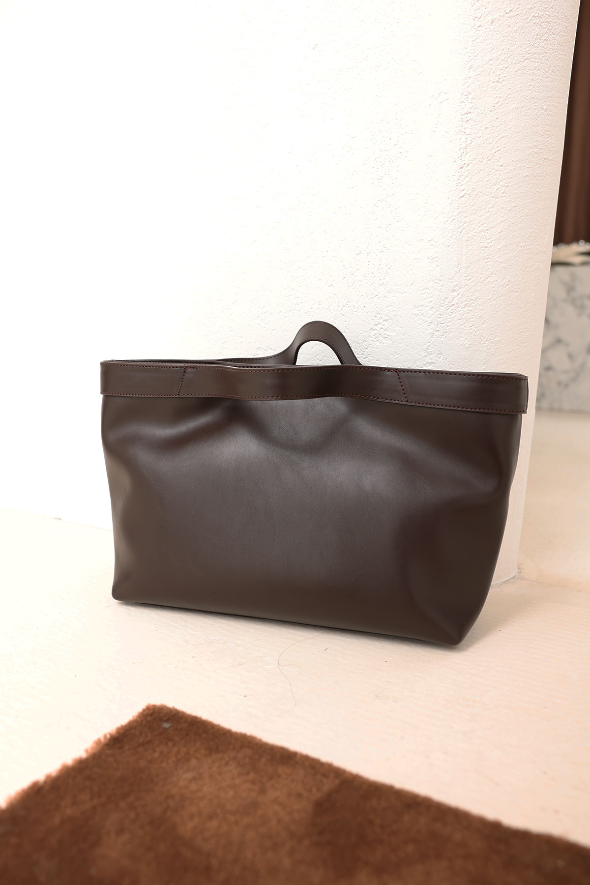 Deri Görünümlü Klasik Büyük Boy Acı Kahve Kadın Çanta