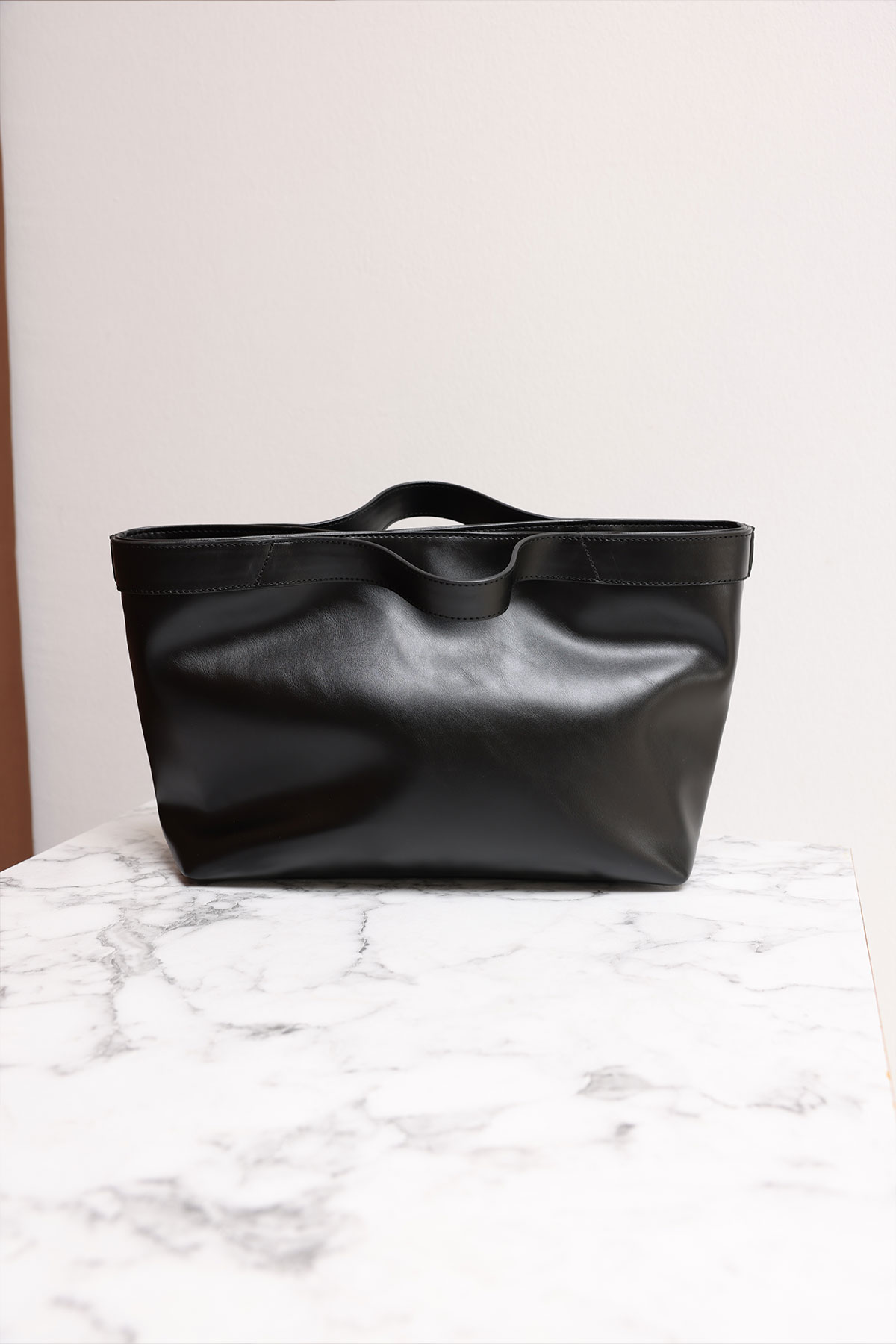 Deri Görünümlü Klasik Büyük Boy Siyah Kadın Çanta