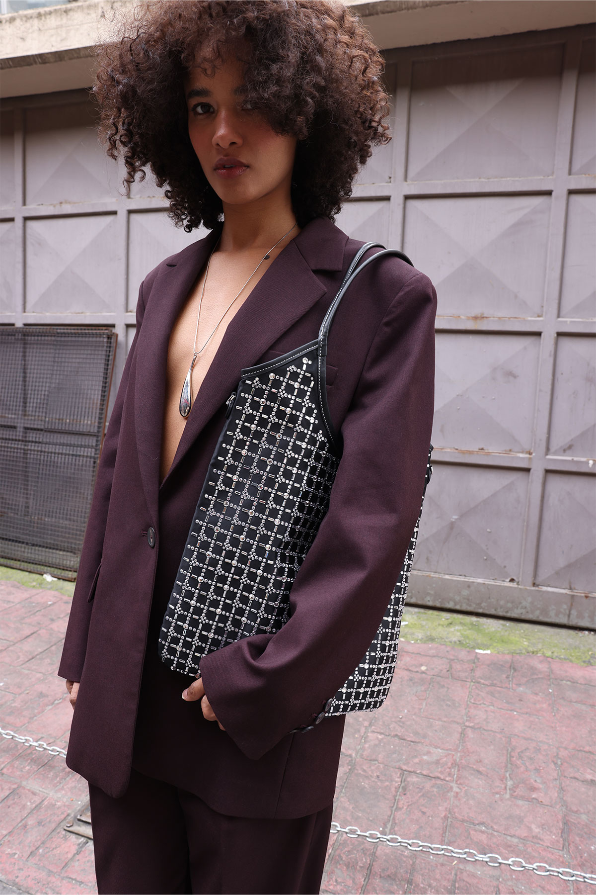 Desenli Taş İşlemeli Siyah Kadın Çanta