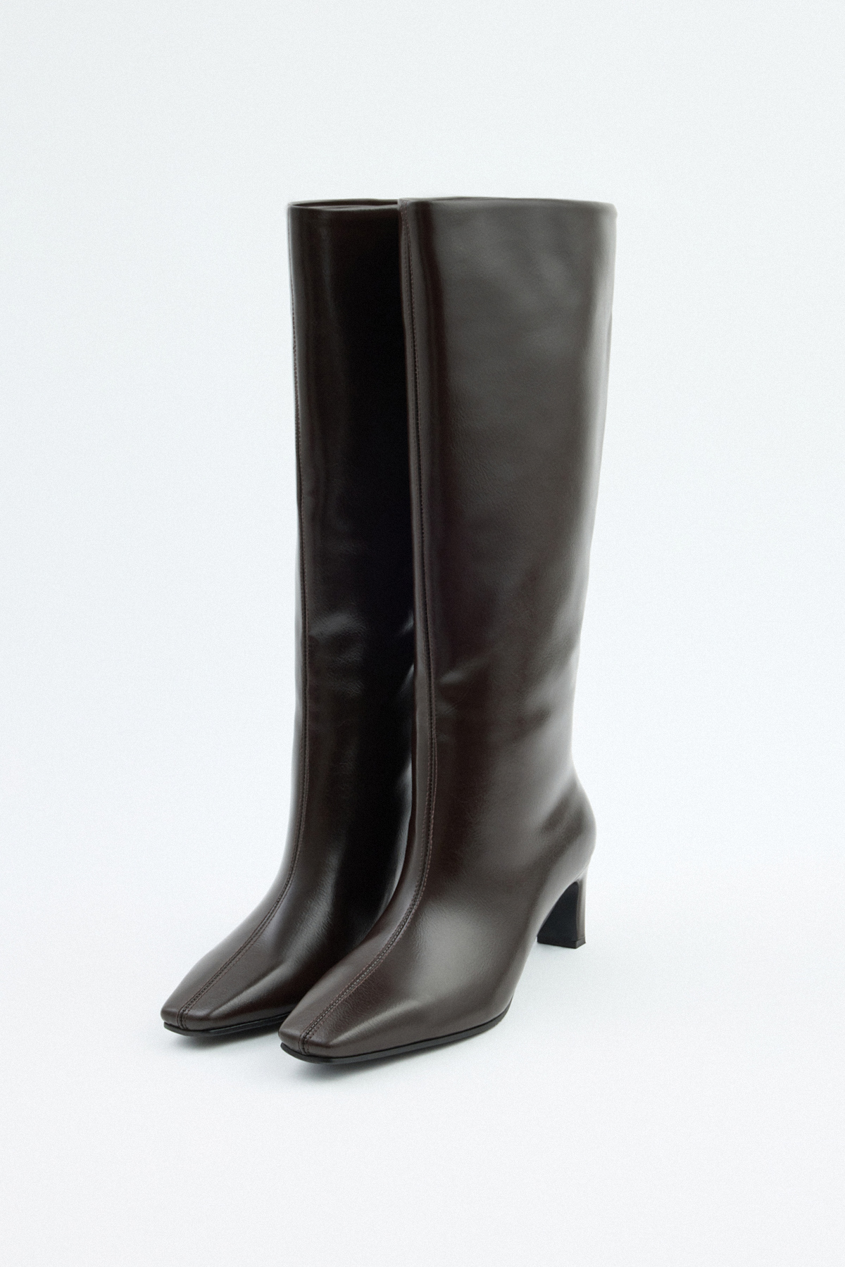 Dikiş Detaylı Küt Burun Acı Kahve Kadın Çizme