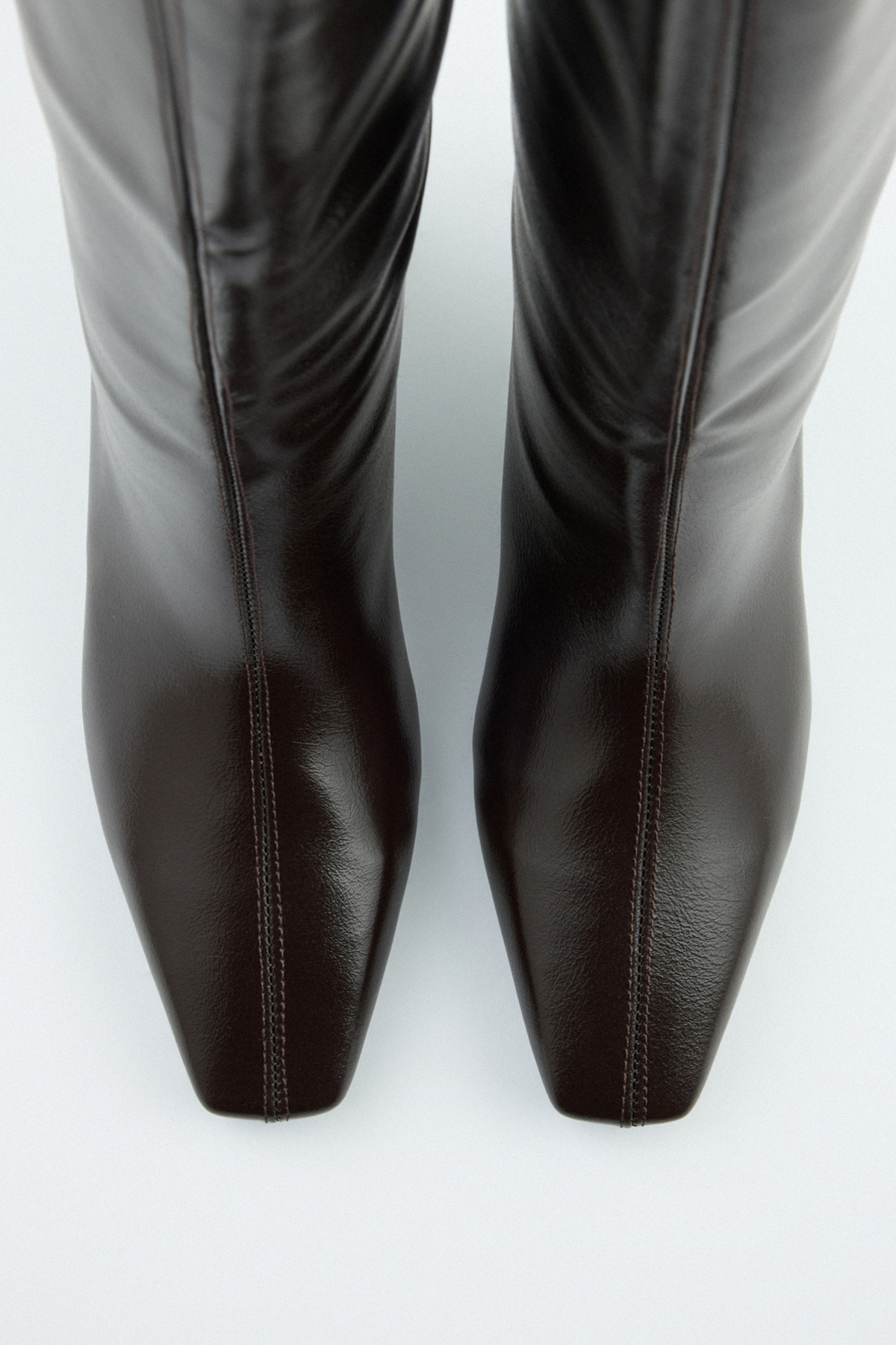 Dikiş Detaylı Küt Burun Acı Kahve Kadın Çizme