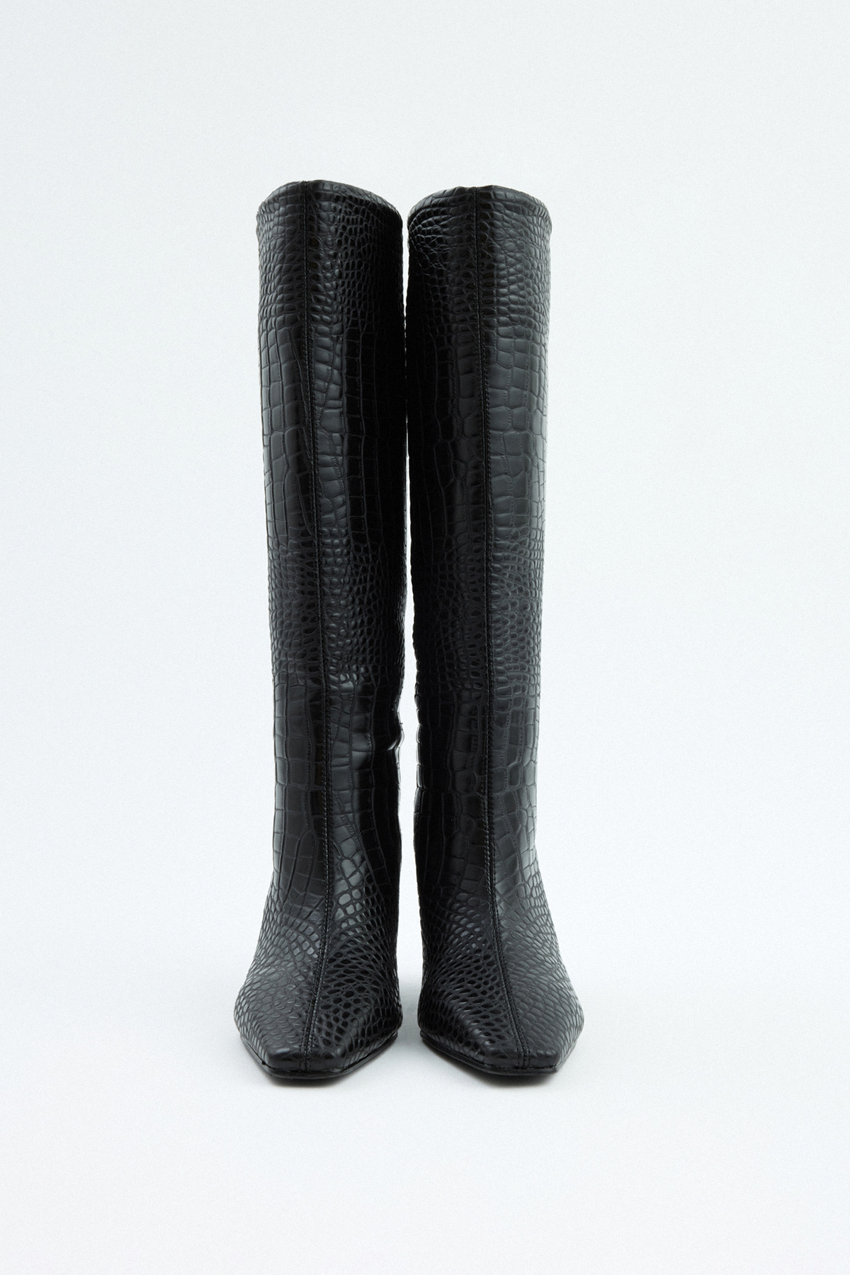 Dikiş Detaylı Küt Burun Siyah Croc Kadın Çizme